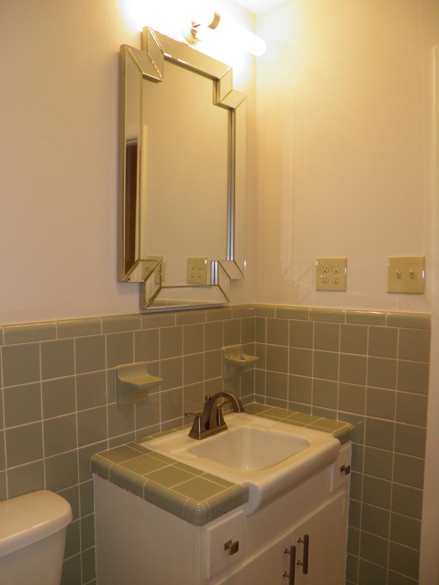 COLONY ESTATES - Residential Lease