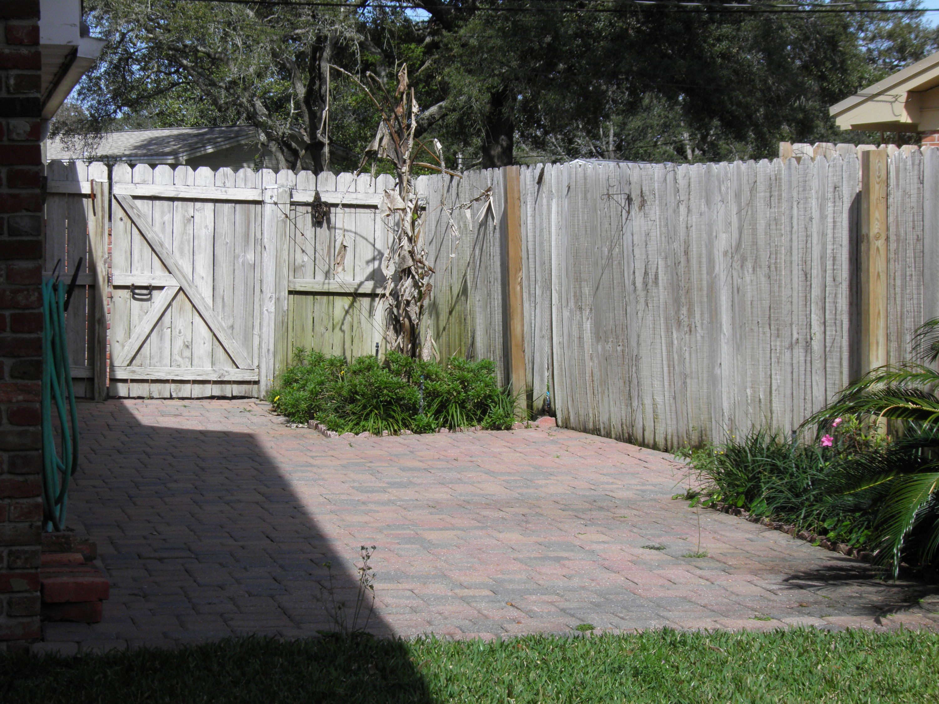 COLONY ESTATES - Residential Lease