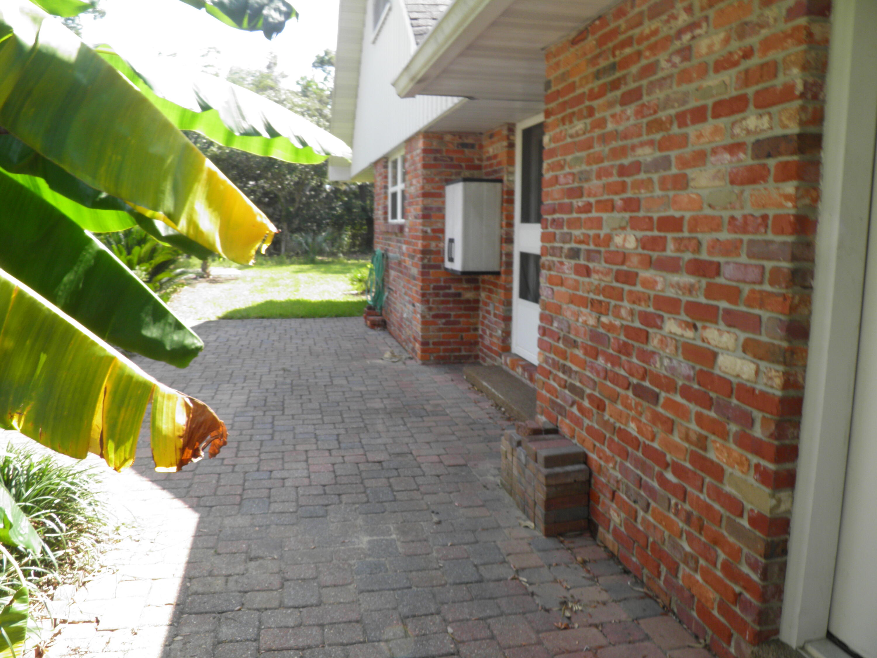 COLONY ESTATES - Residential Lease