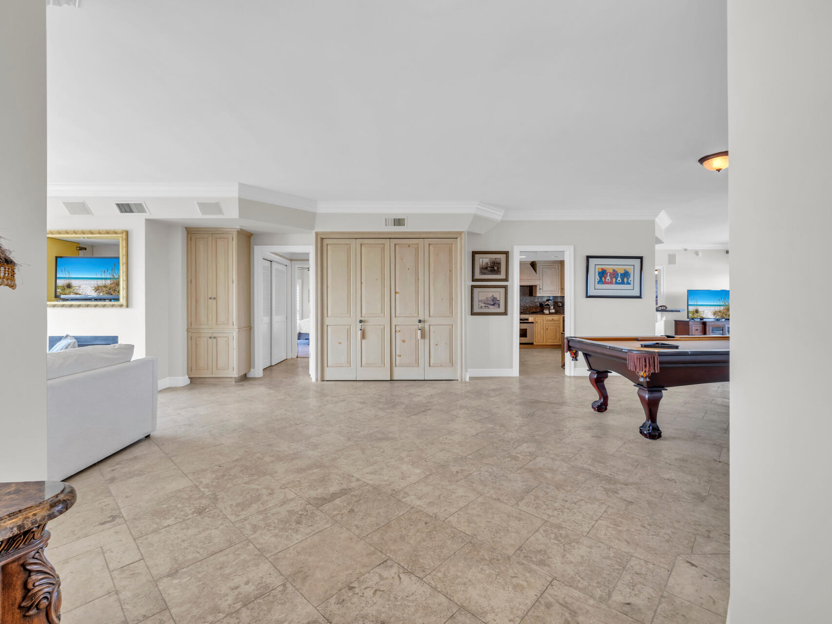 HOLIDAY ISLE TOWERS CONDO - Residential