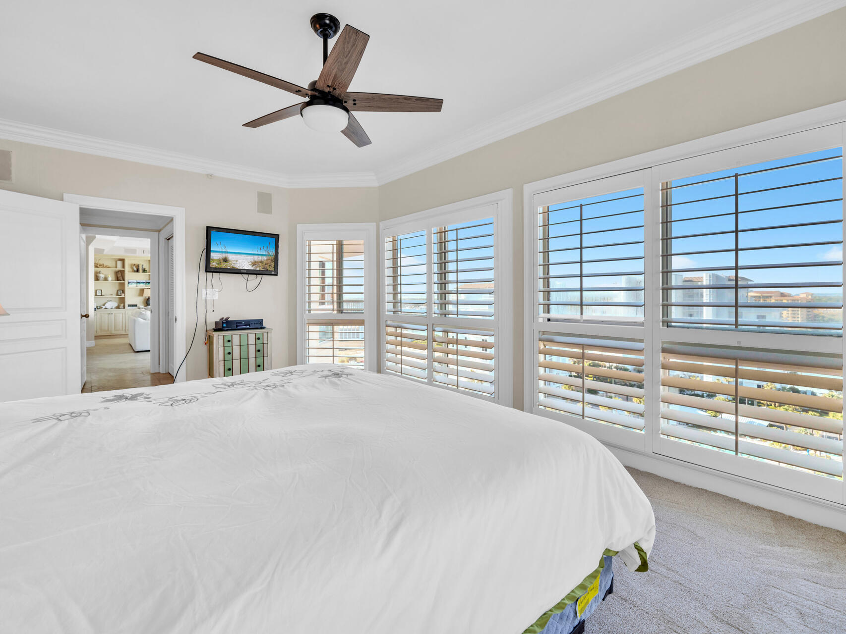 HOLIDAY ISLE TOWERS CONDO - Residential