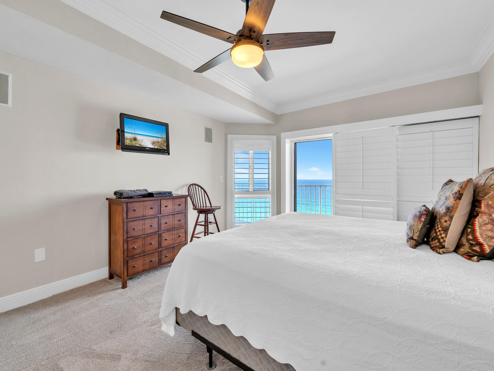 HOLIDAY ISLE TOWERS CONDO - Residential