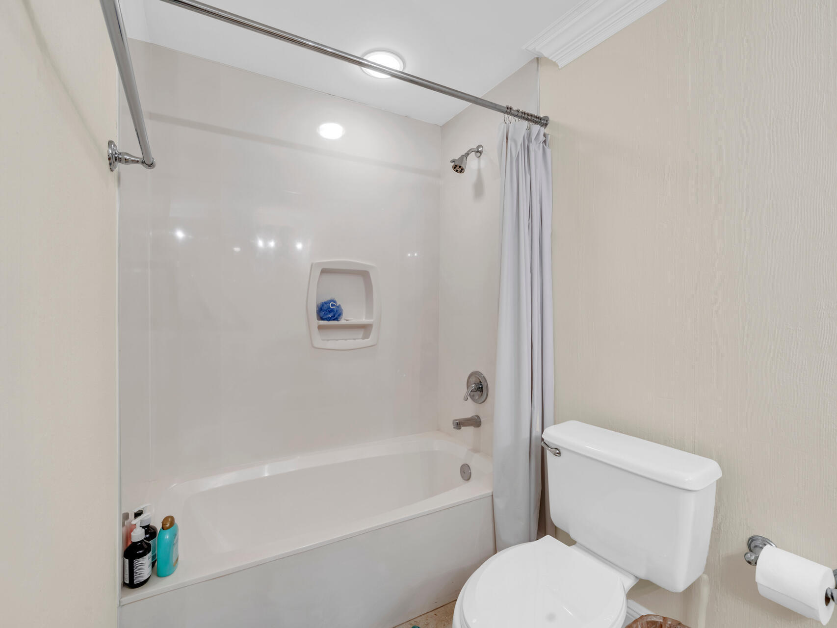 HOLIDAY ISLE TOWERS CONDO - Residential