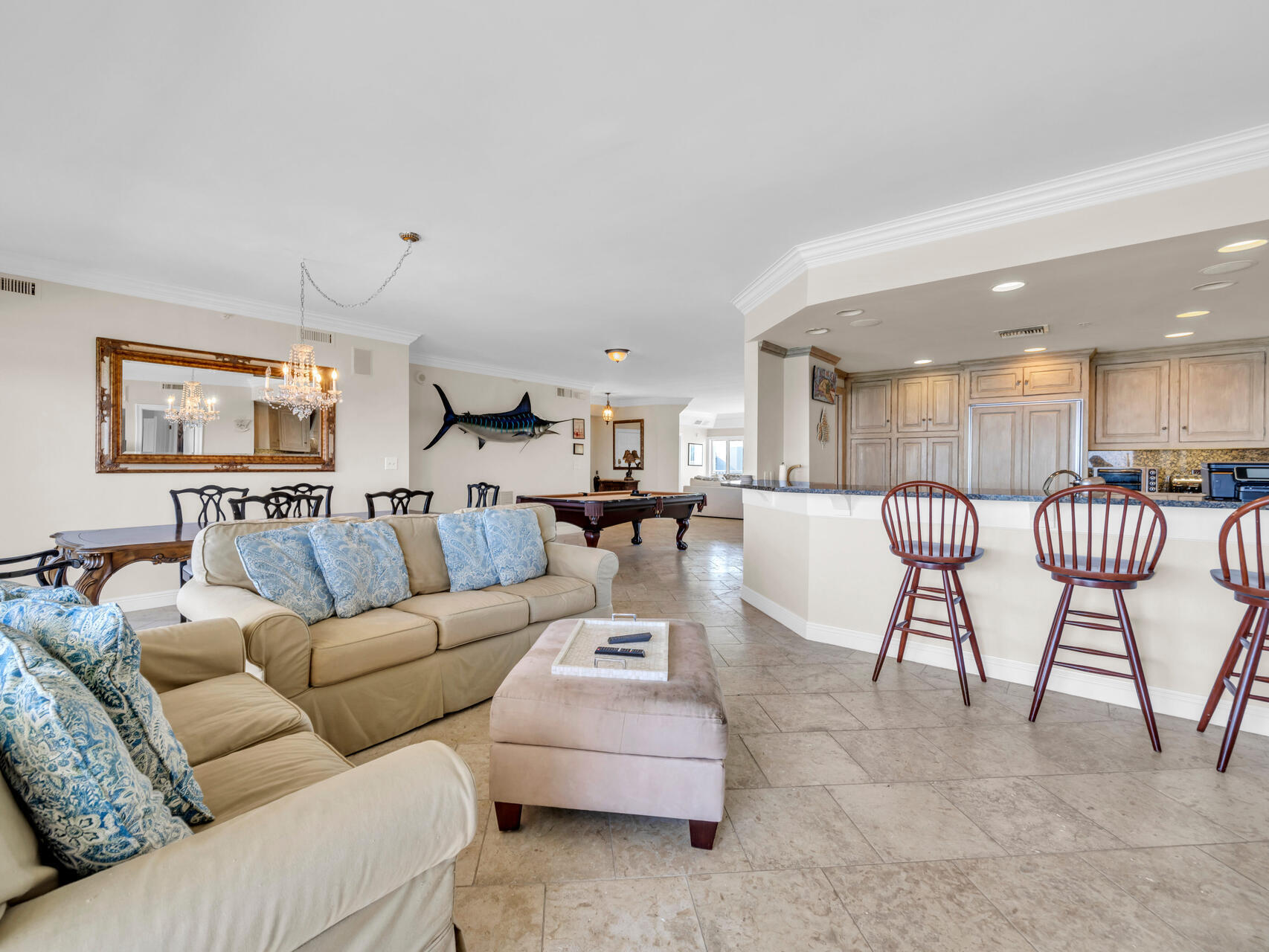 HOLIDAY ISLE TOWERS CONDO - Residential