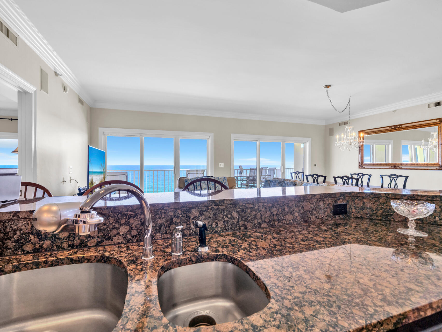 HOLIDAY ISLE TOWERS CONDO - Residential