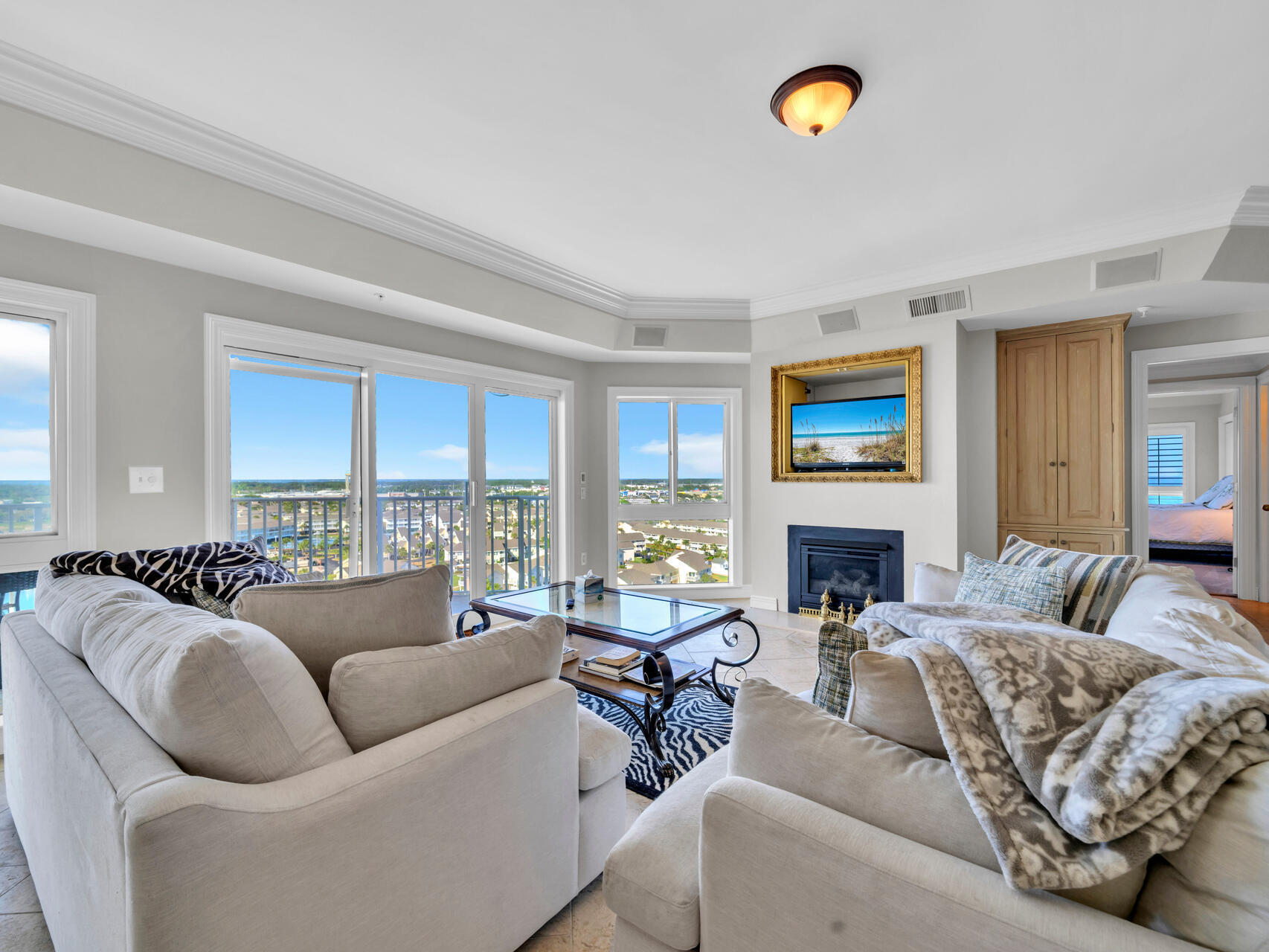 HOLIDAY ISLE TOWERS CONDO - Residential