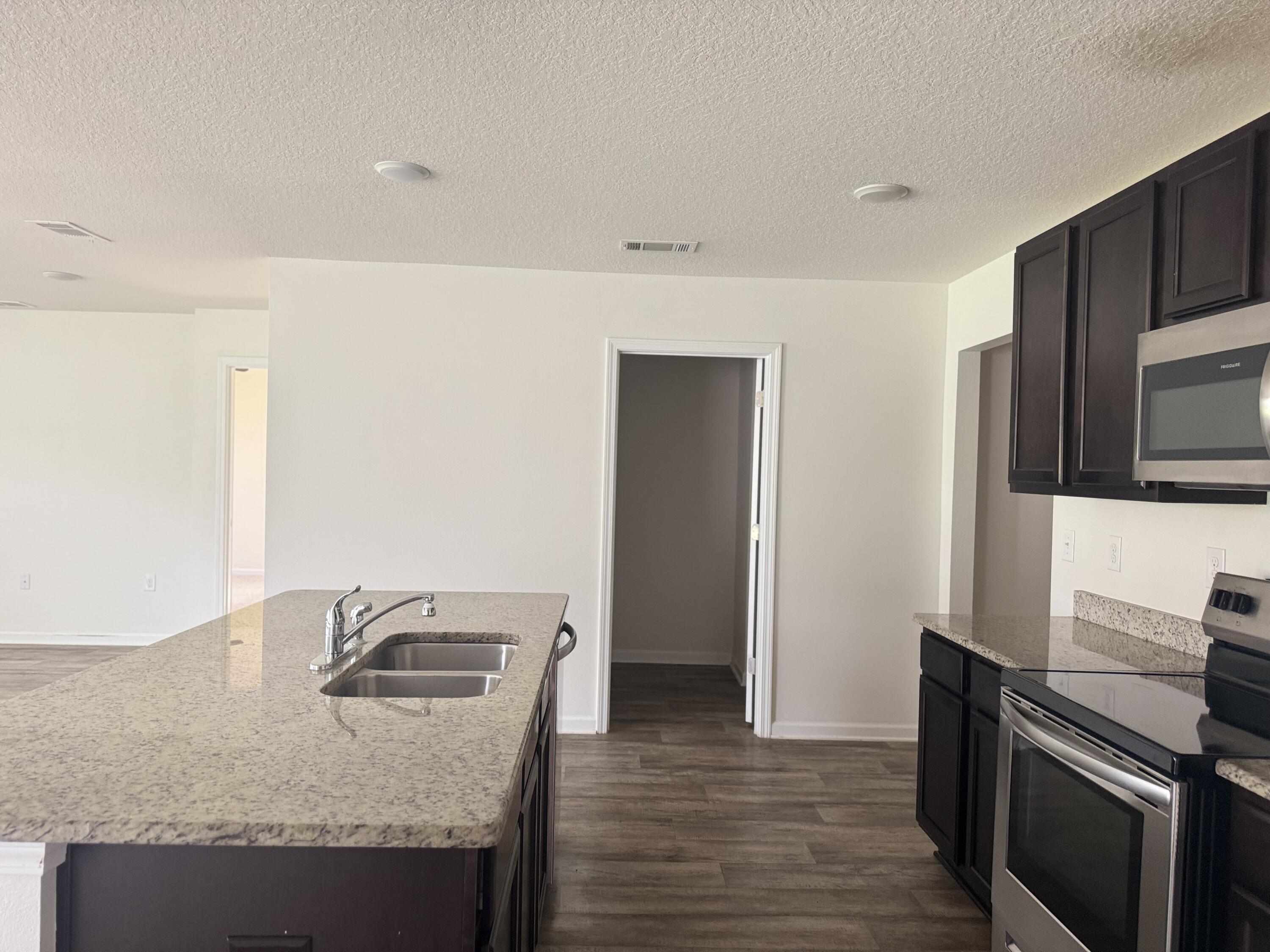 Redstone Commons - Residential Lease
