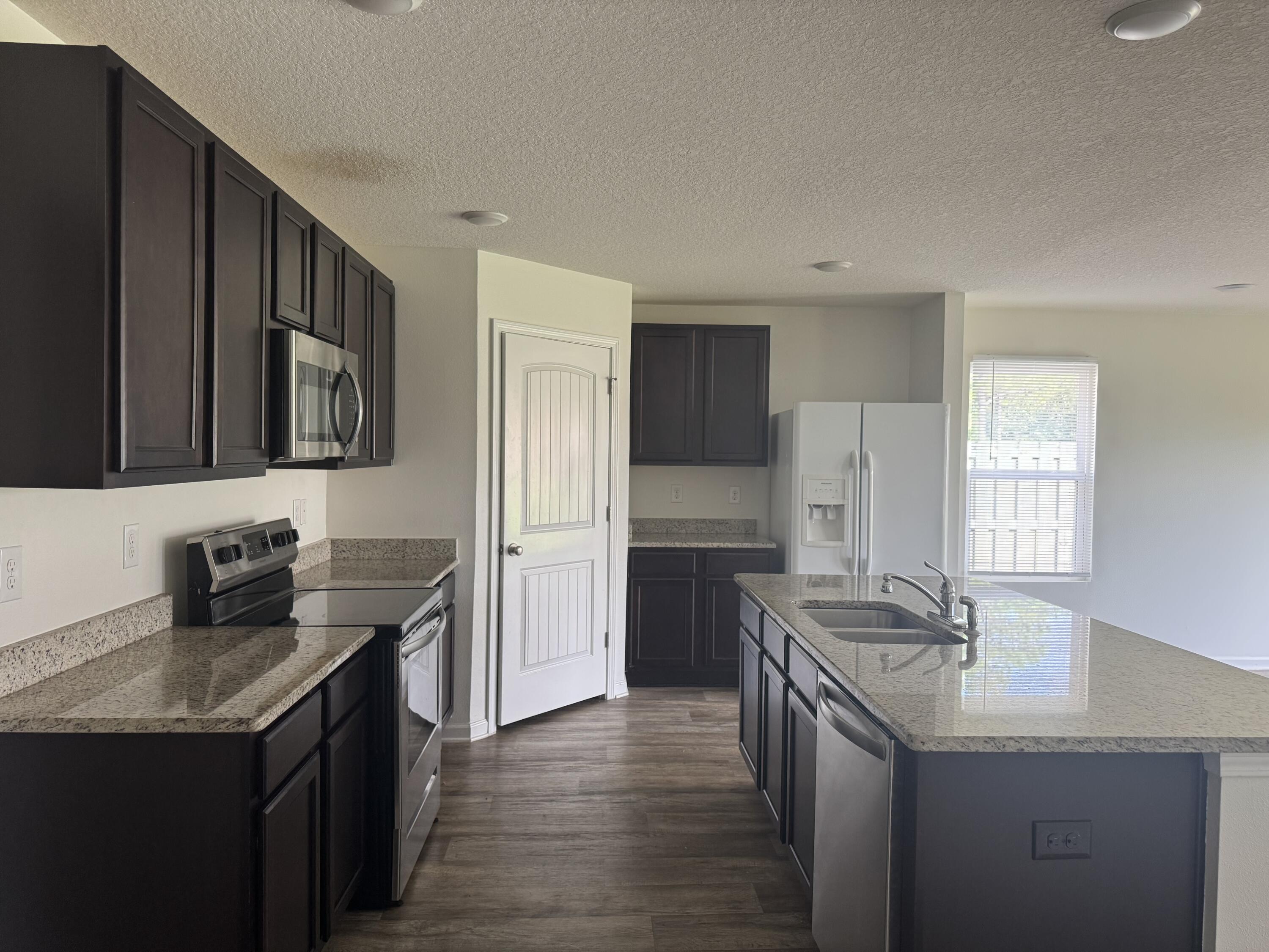 Redstone Commons - Residential Lease