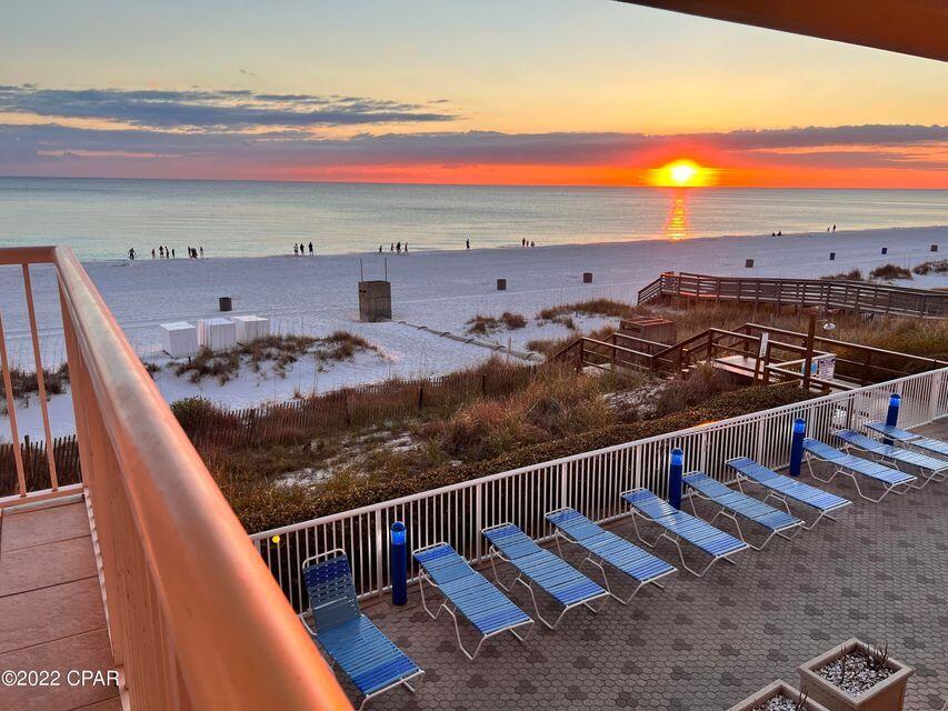 MAJESTIC BEACH TOWERS I - Residential