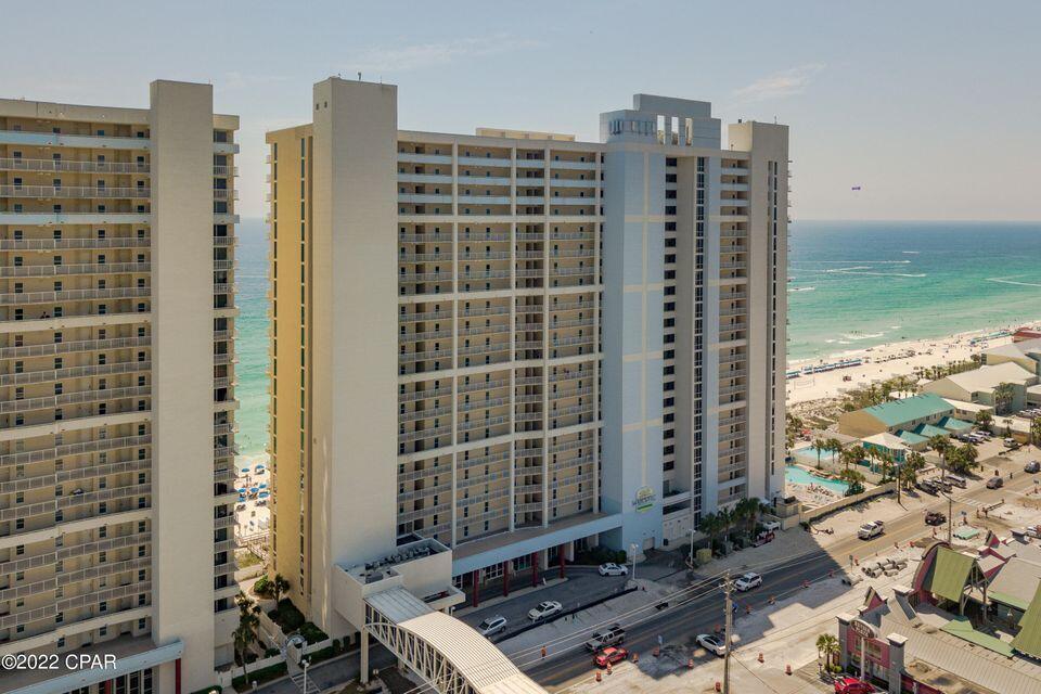 MAJESTIC BEACH TOWERS I - Residential