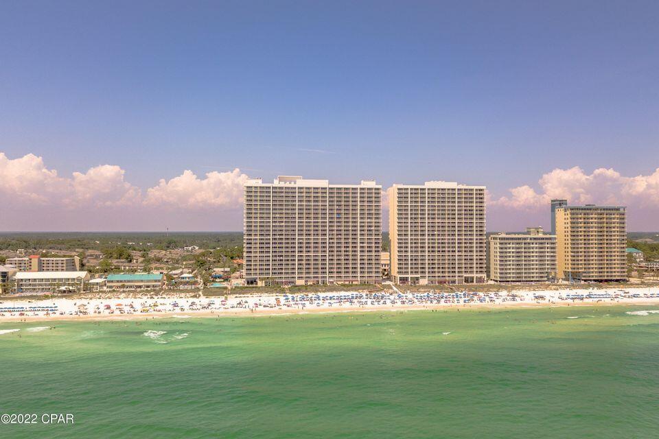 MAJESTIC BEACH TOWERS I - Residential