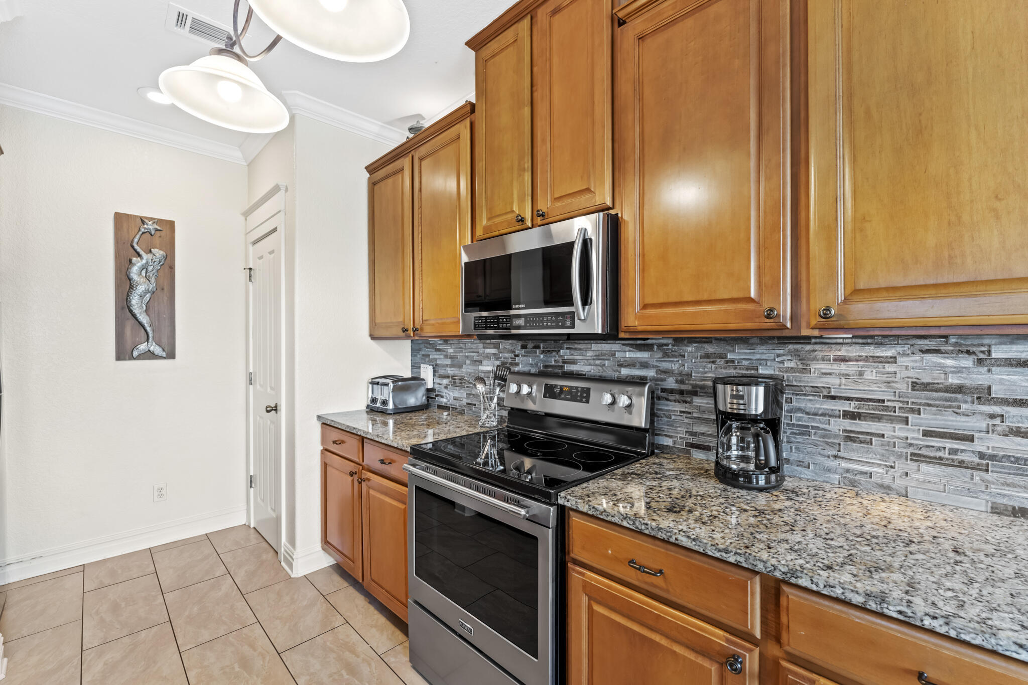 EMERALD SHORES - Residential Lease