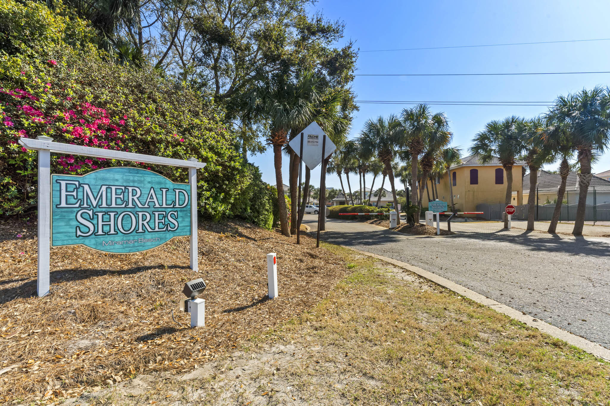 EMERALD SHORES - Residential Lease