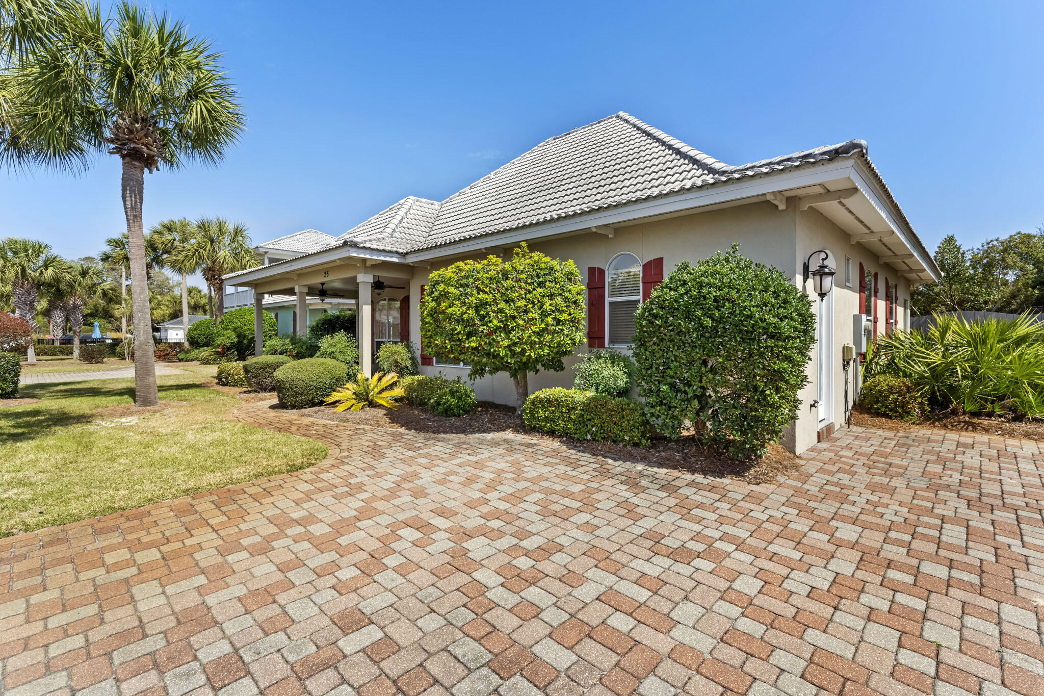 EMERALD SHORES - Residential Lease