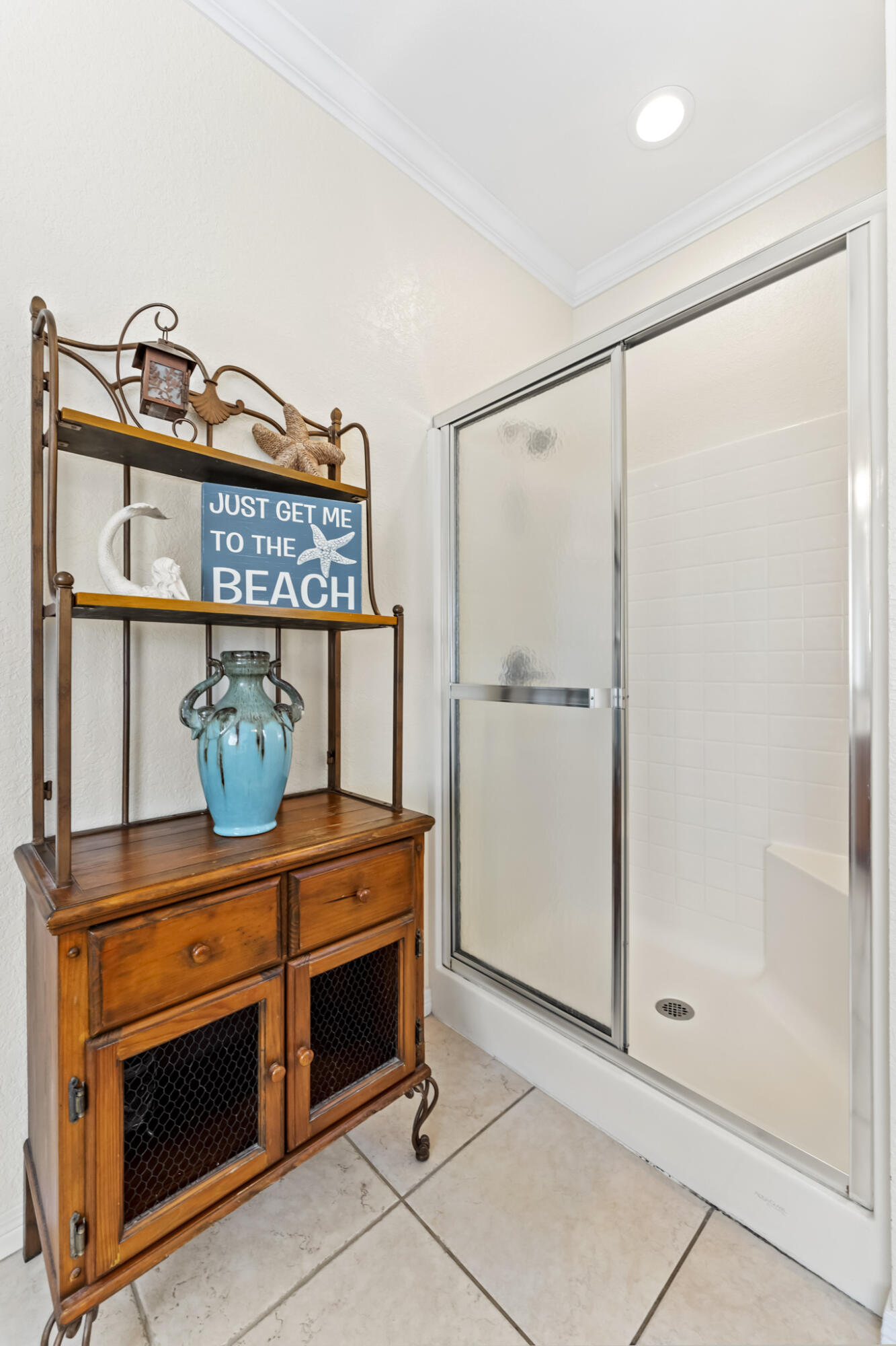 EMERALD SHORES - Residential Lease