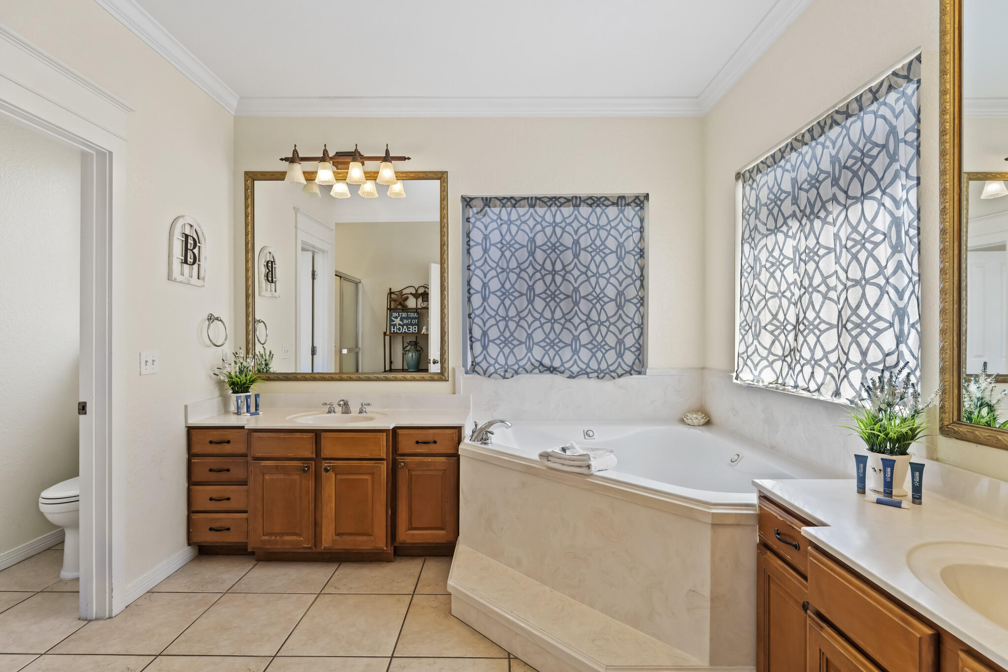 EMERALD SHORES - Residential Lease