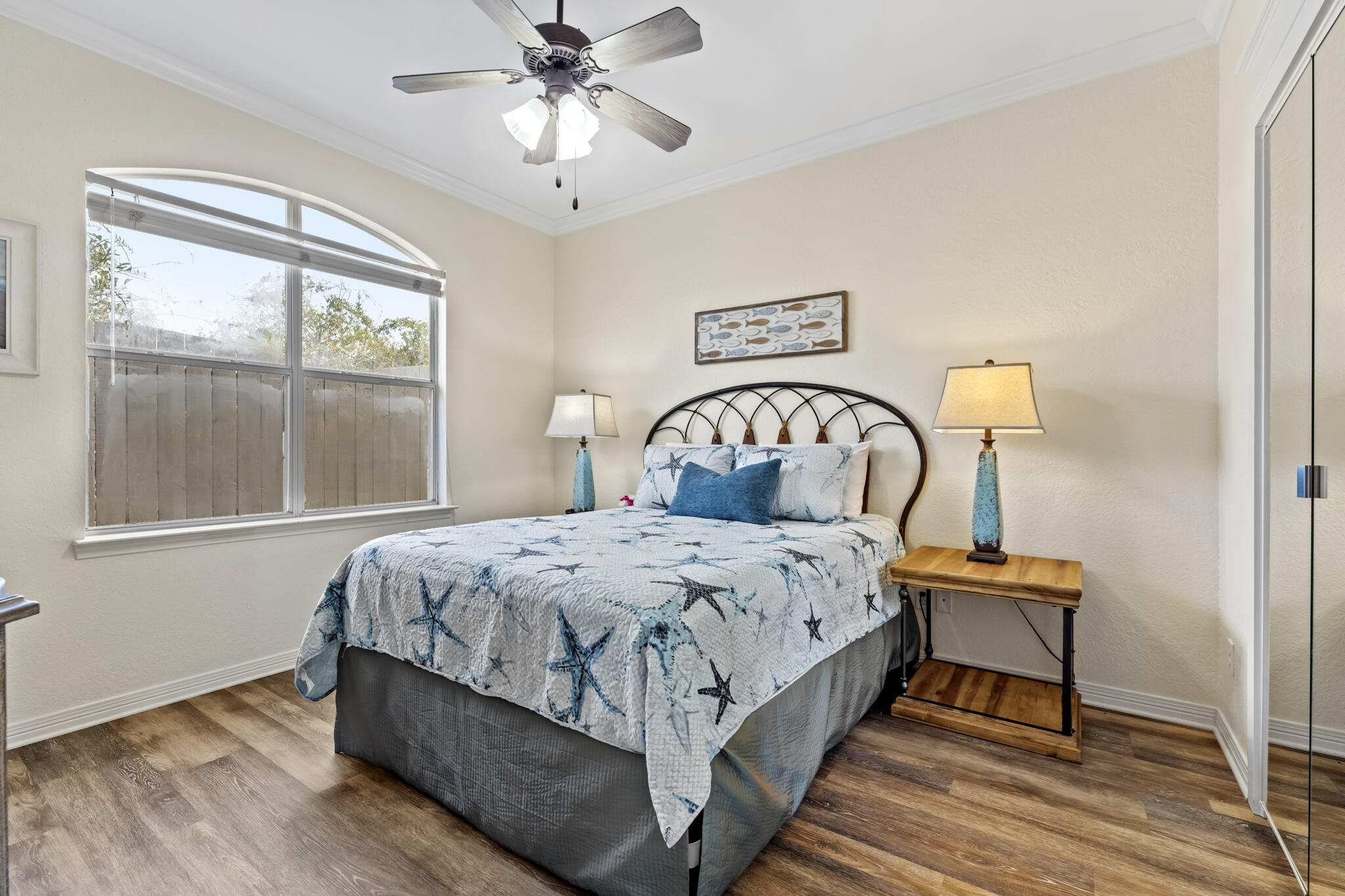 EMERALD SHORES - Residential Lease