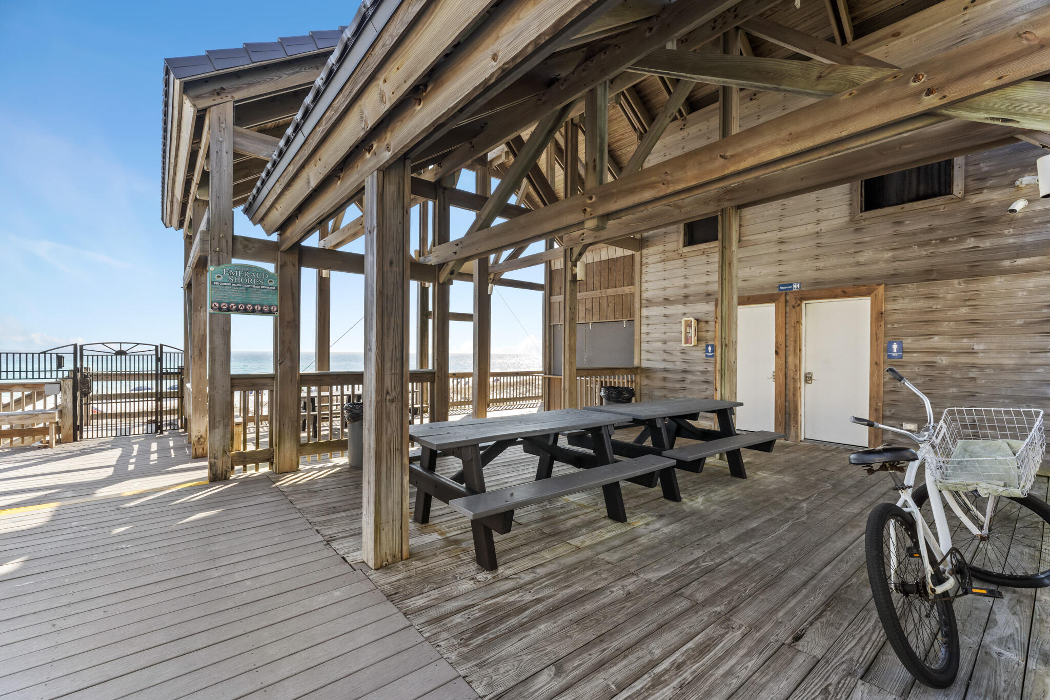 EMERALD SHORES - Residential Lease
