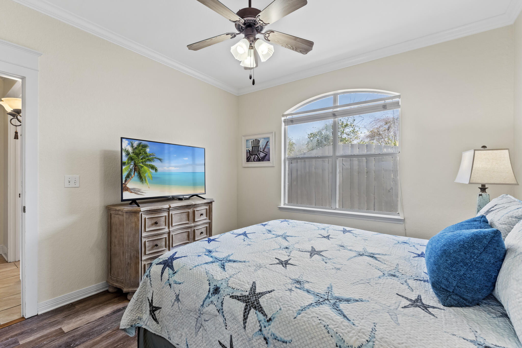 EMERALD SHORES - Residential Lease