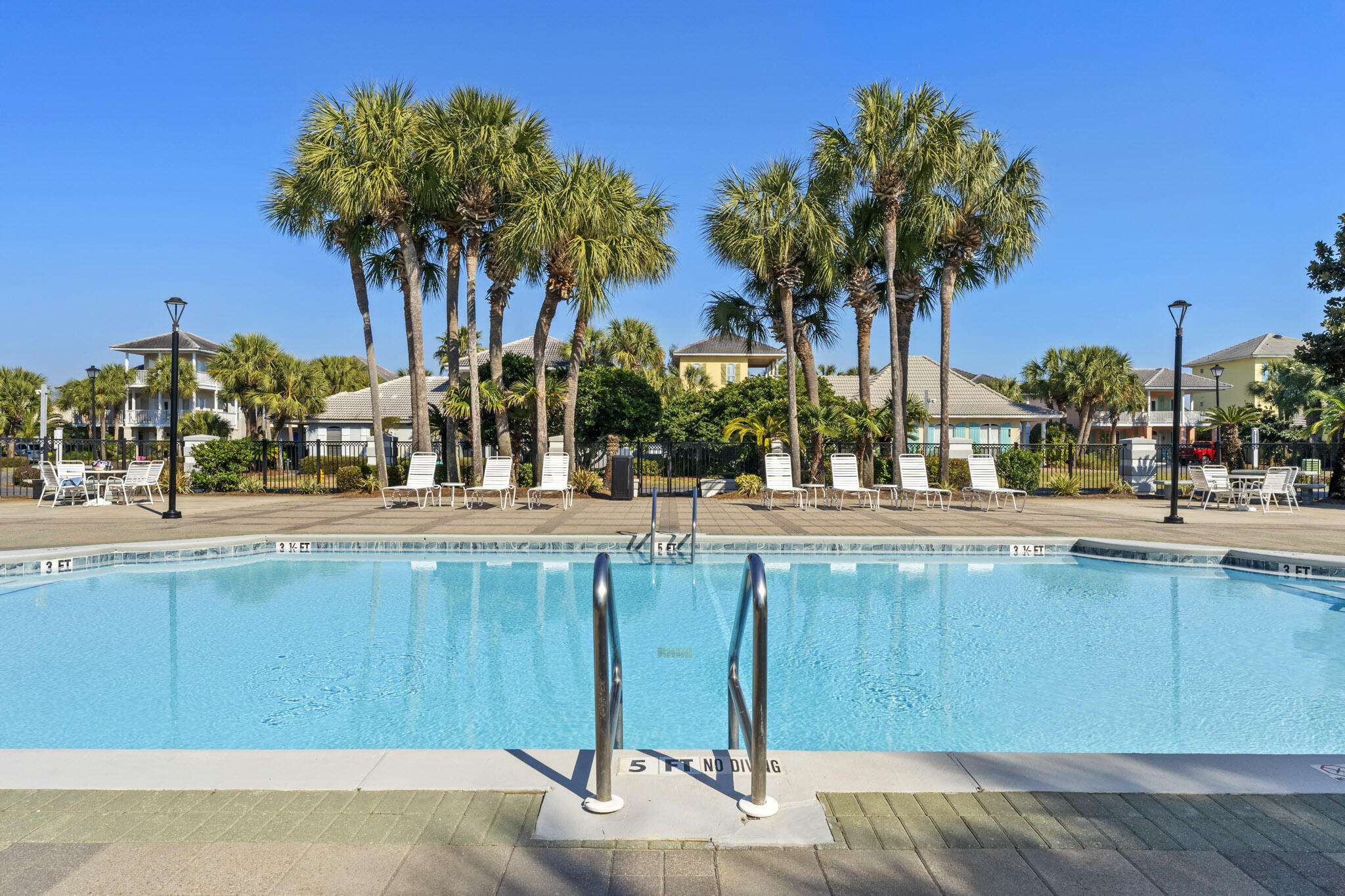 EMERALD SHORES - Residential Lease