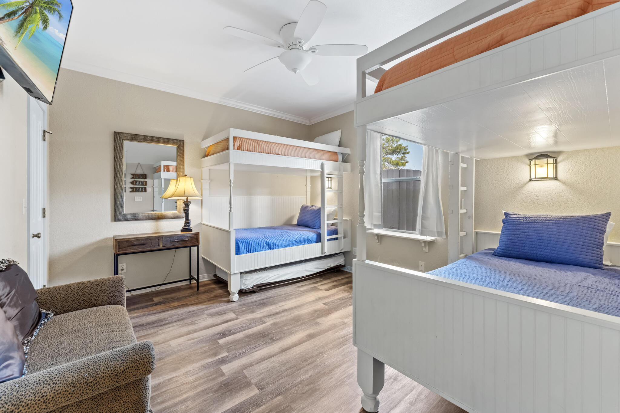 EMERALD SHORES - Residential Lease