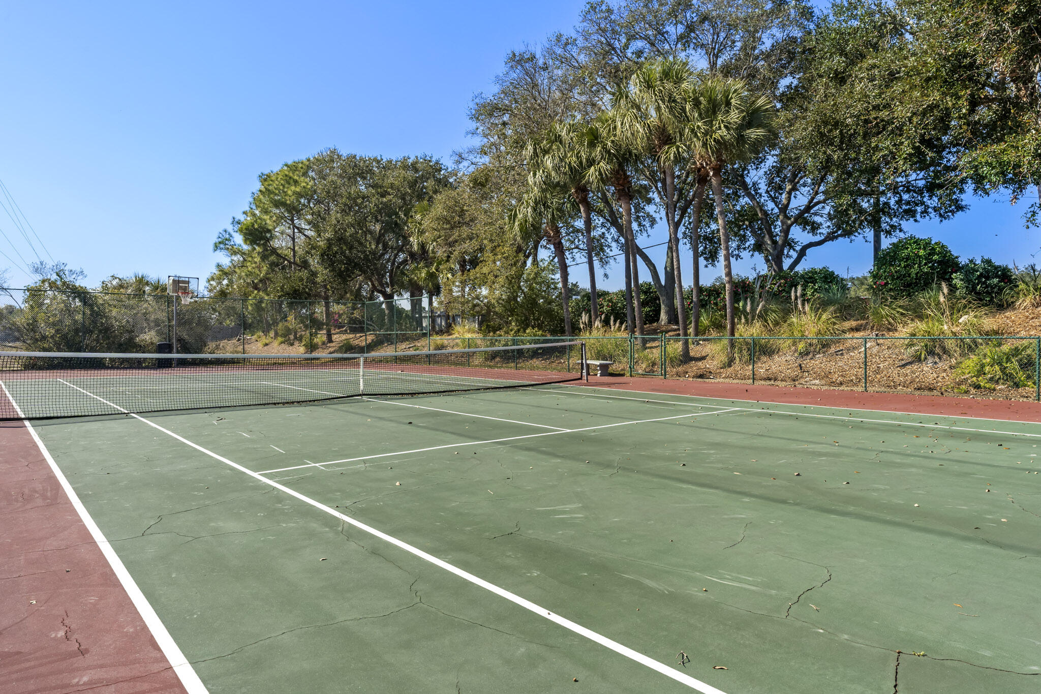 EMERALD SHORES - Residential Lease
