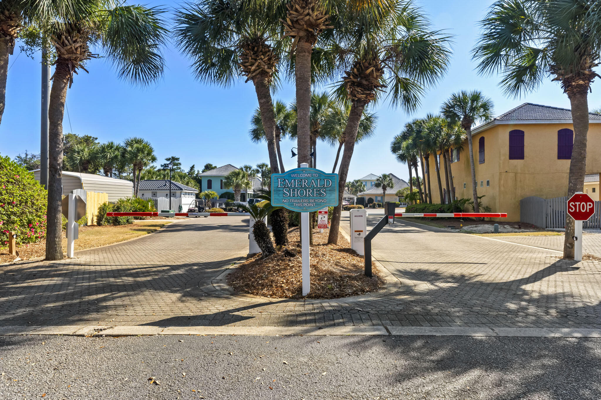 EMERALD SHORES - Residential Lease