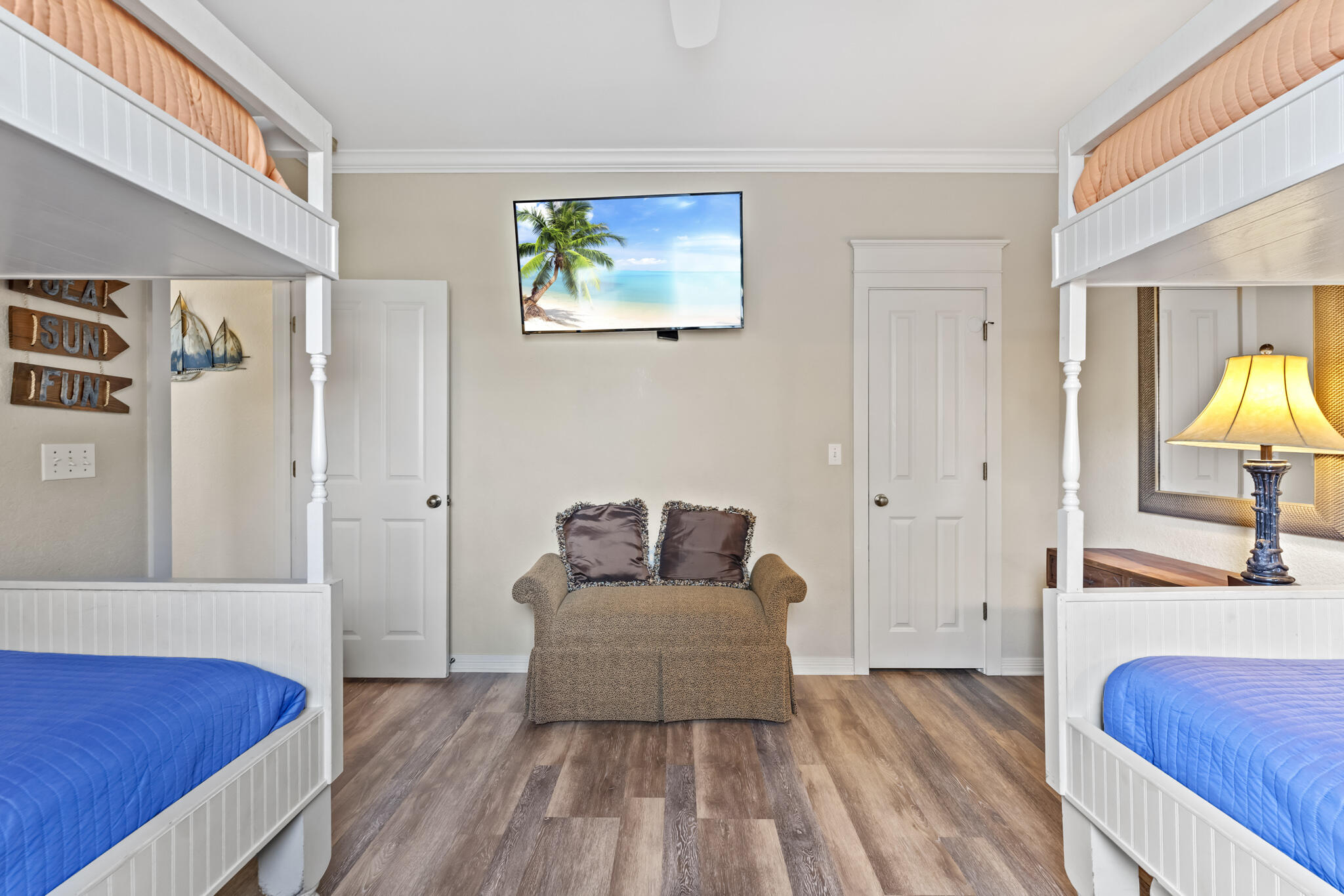 EMERALD SHORES - Residential Lease