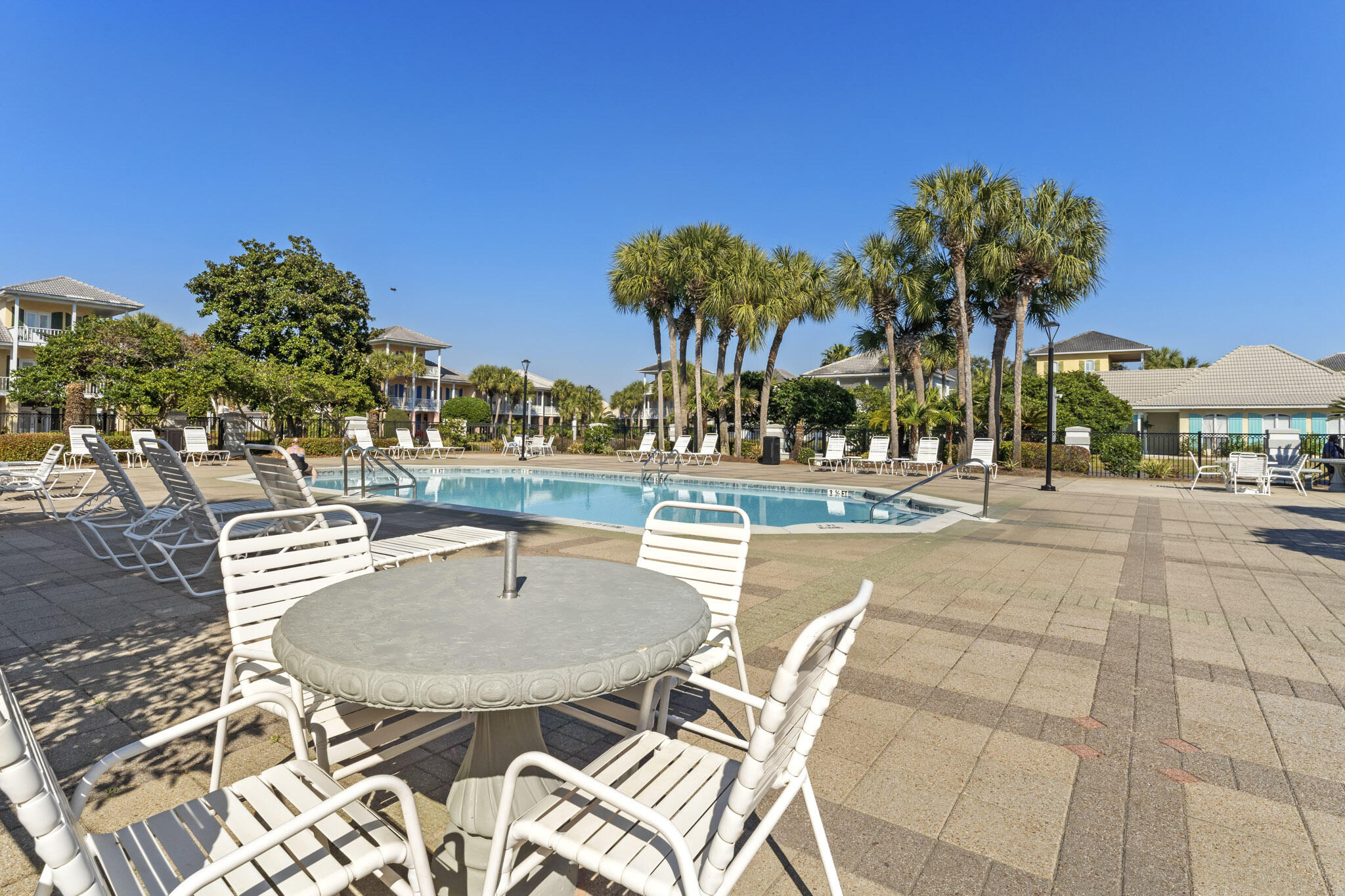 EMERALD SHORES - Residential Lease
