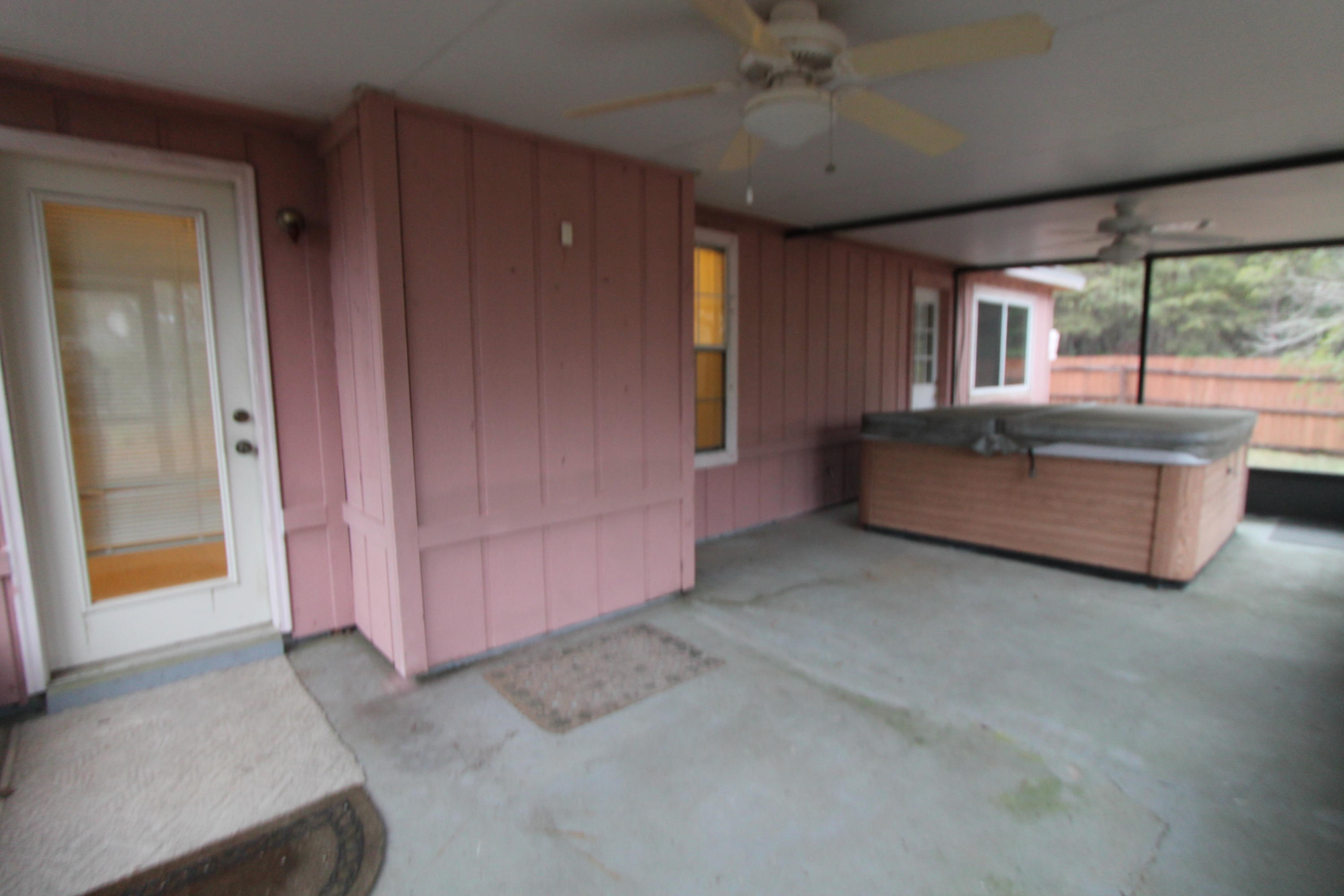 CRYSTAL LAKE ESTATES - Residential
