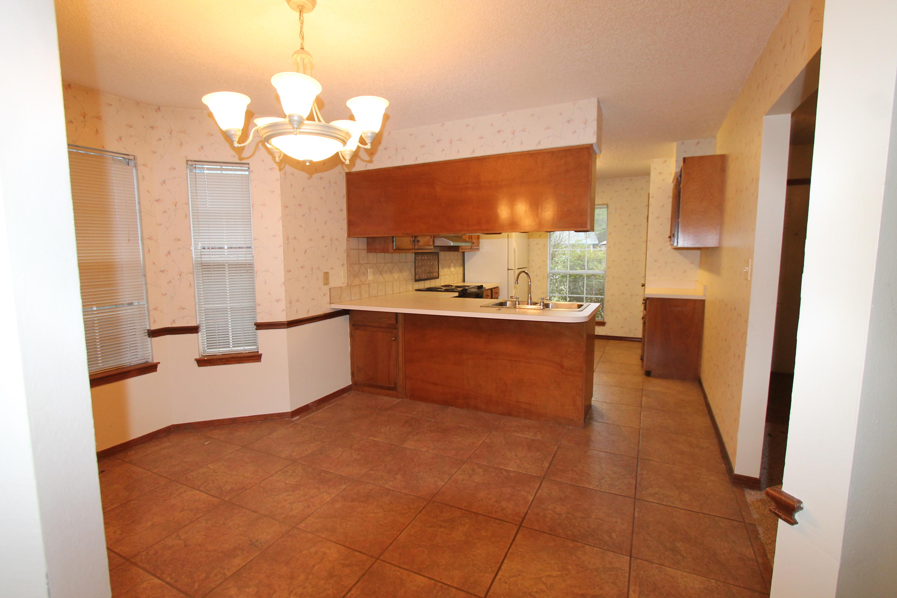 CRYSTAL LAKE ESTATES - Residential