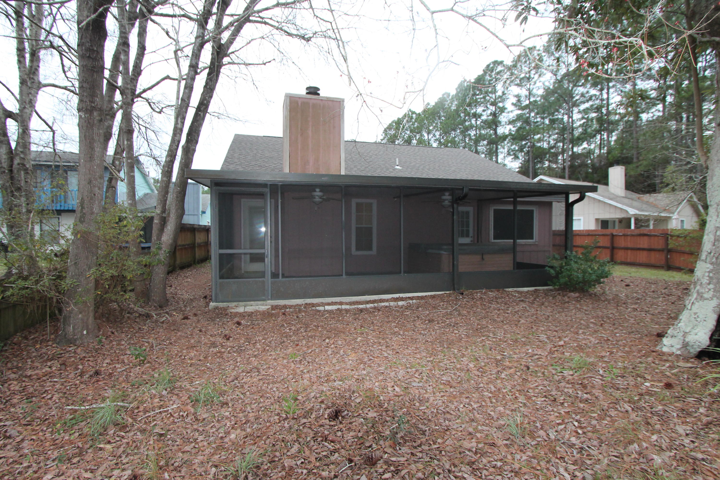 CRYSTAL LAKE ESTATES - Residential