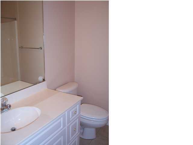 THE OAKS AT NICEVILLE PH I - Residential Lease