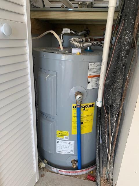 FINISTERRA CONDO - Residential