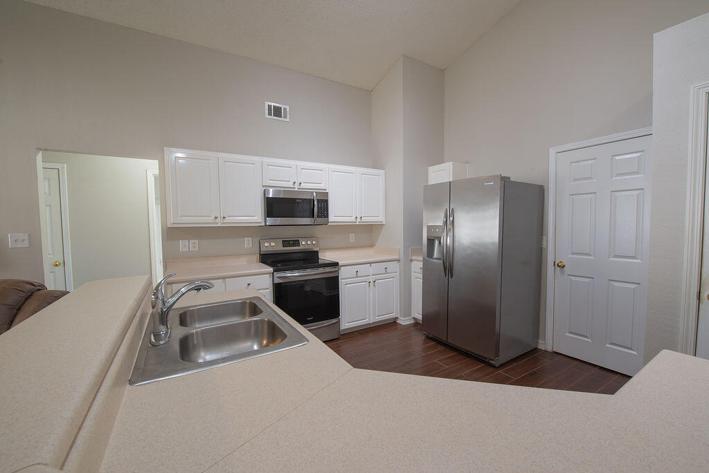 MARSH HARBOR - Residential Lease