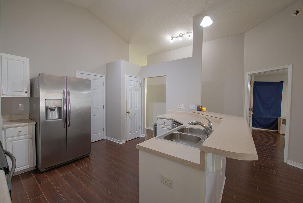 MARSH HARBOR - Residential Lease