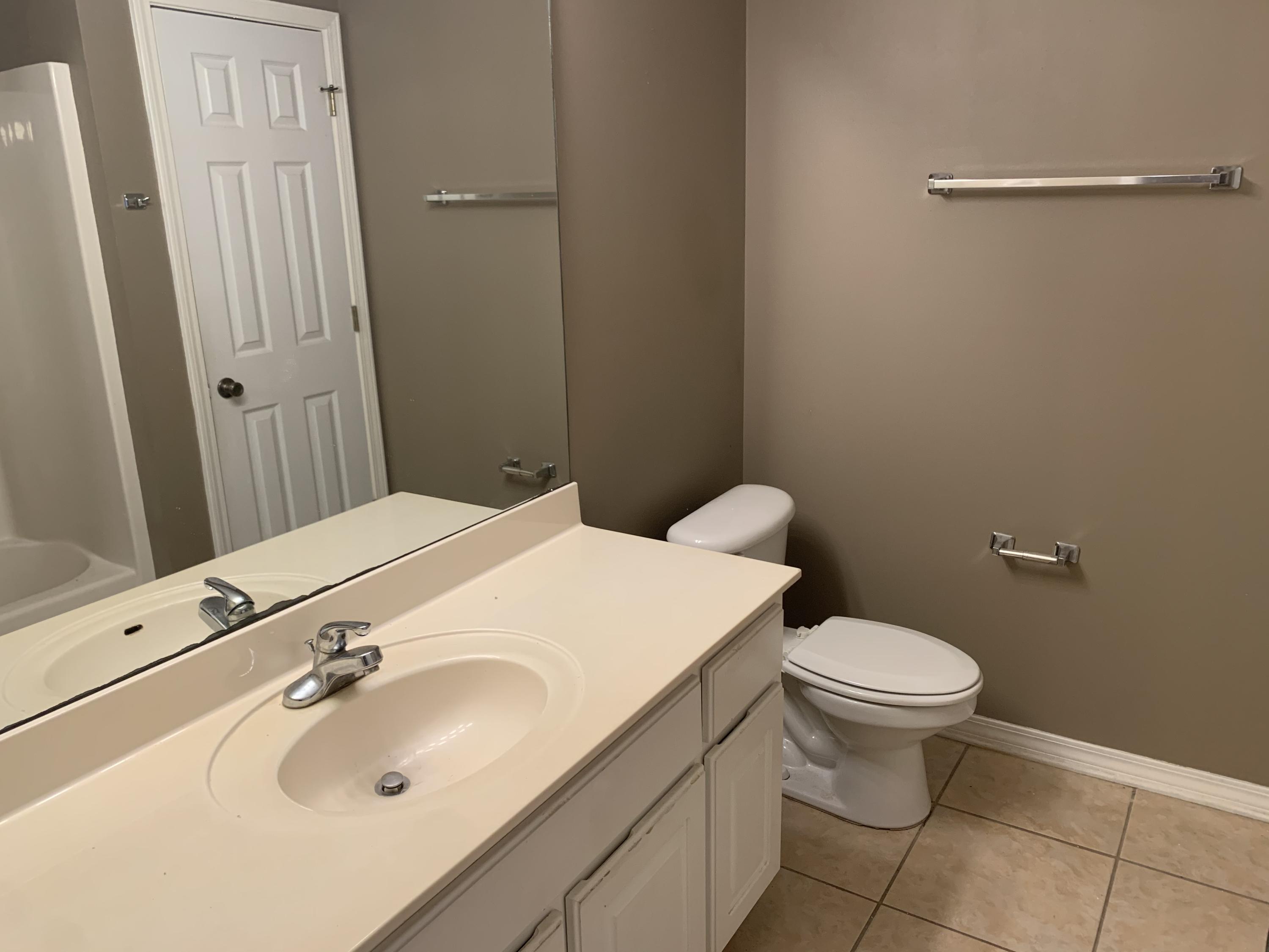 SHANYN TAYLOR OAKS - Residential Lease