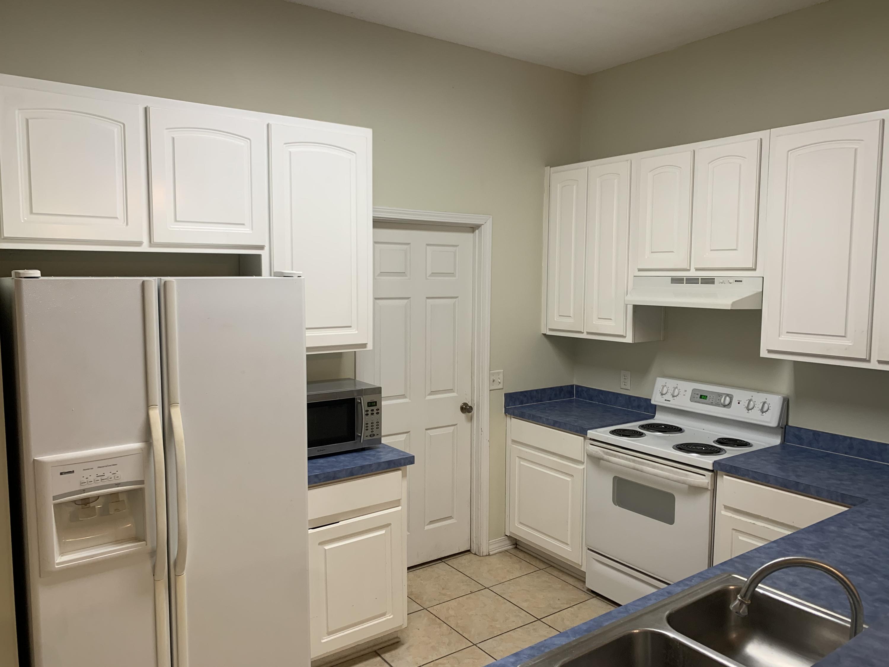 SHANYN TAYLOR OAKS - Residential Lease