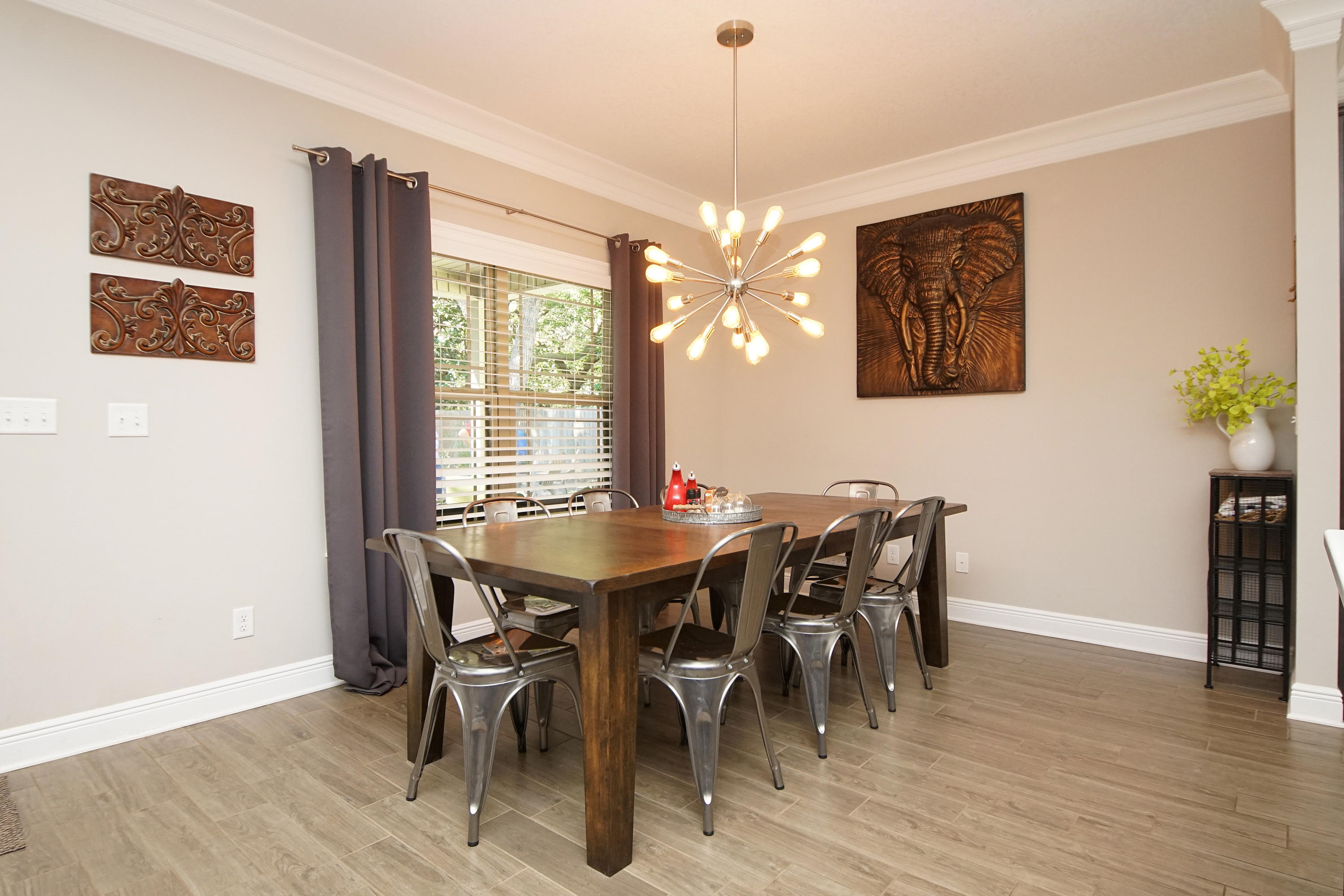 COLONIAL WOODS - Residential