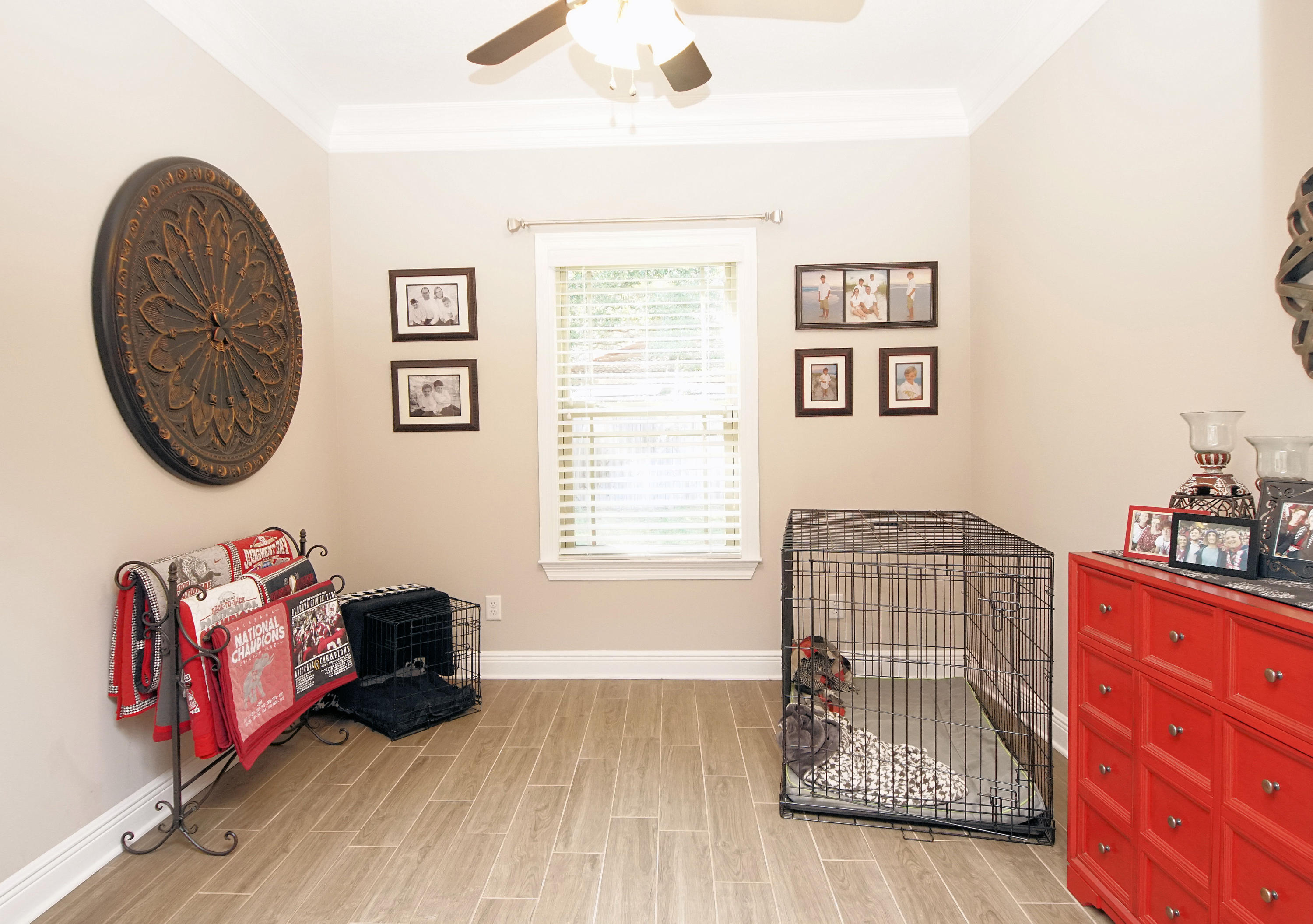 COLONIAL WOODS - Residential