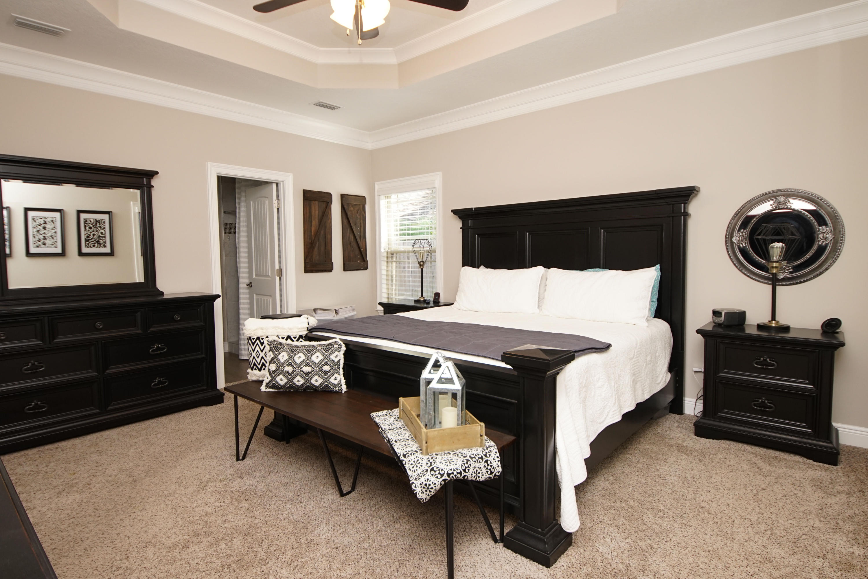 COLONIAL WOODS - Residential