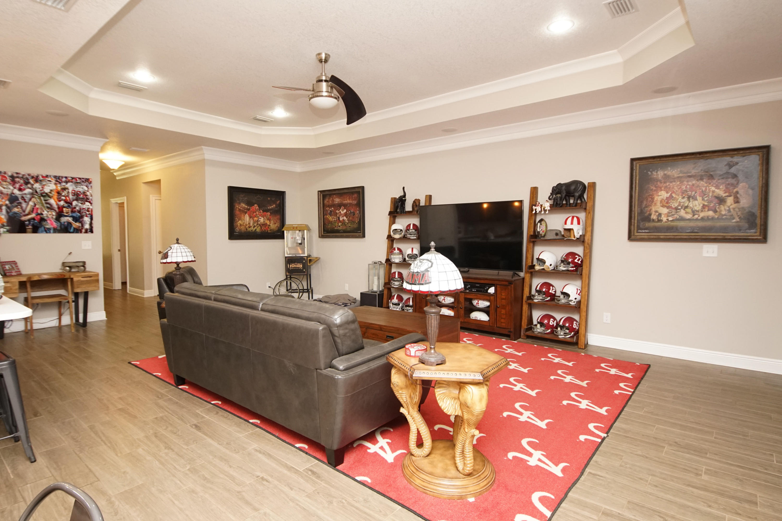 COLONIAL WOODS - Residential