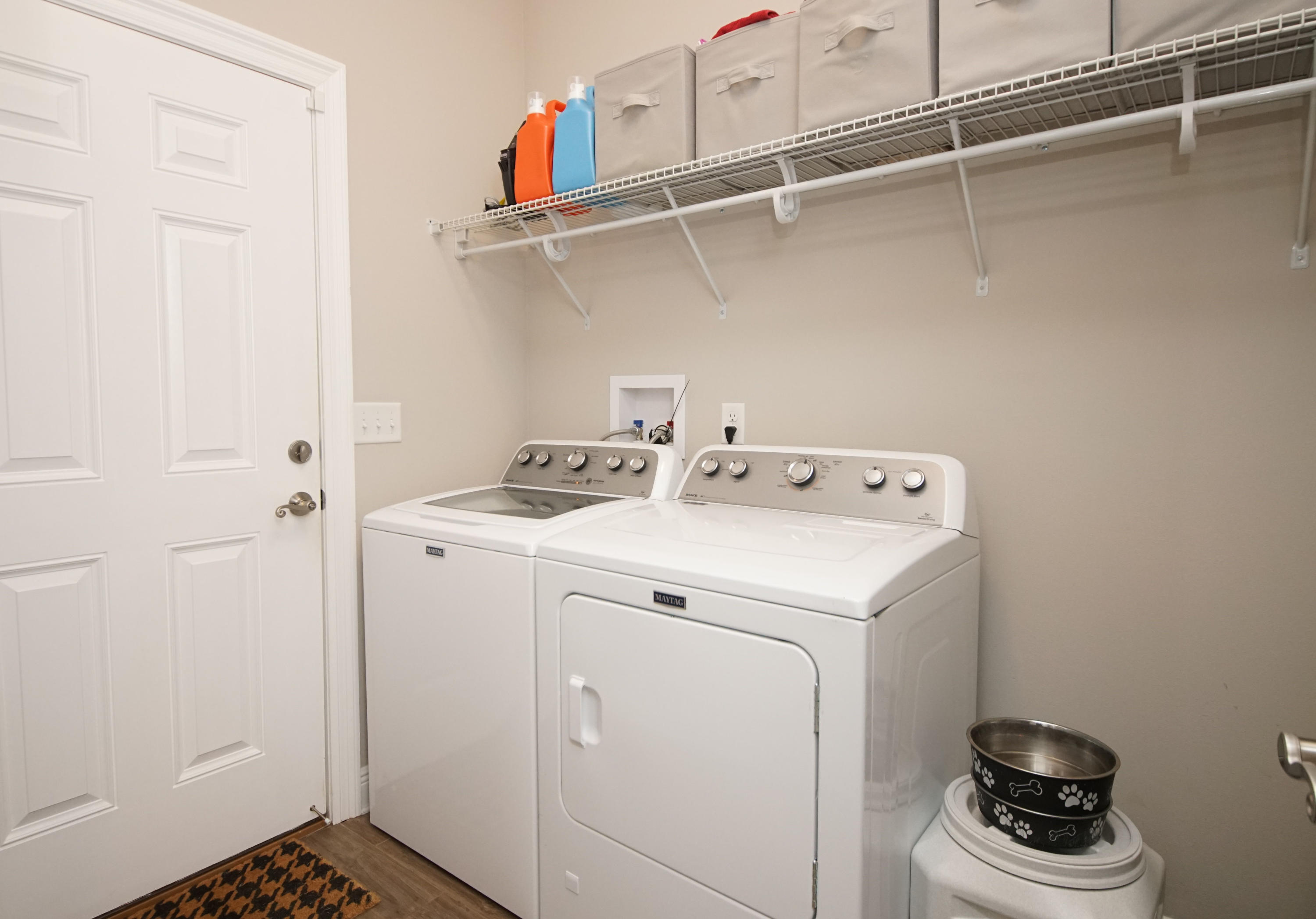 COLONIAL WOODS - Residential