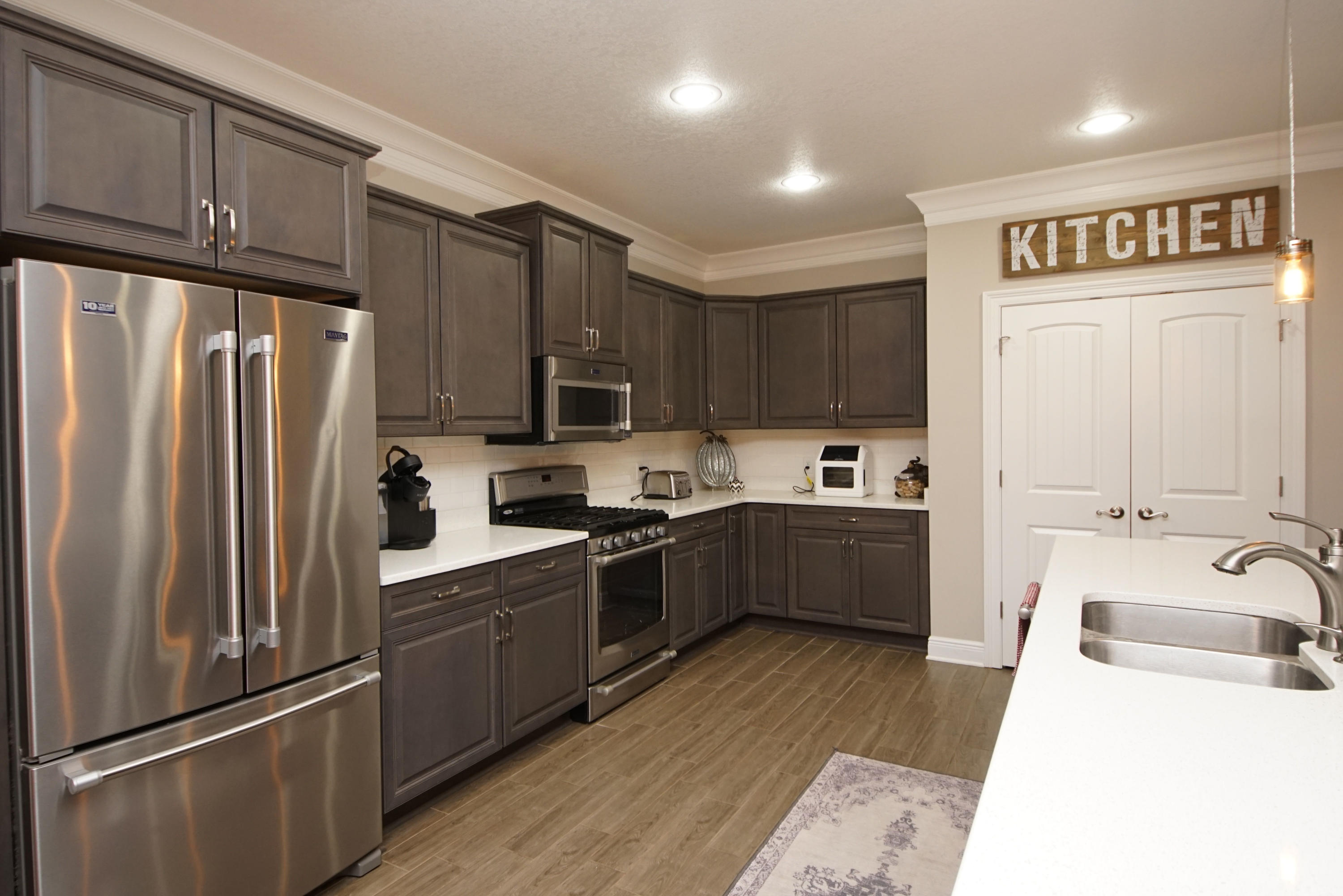 COLONIAL WOODS - Residential