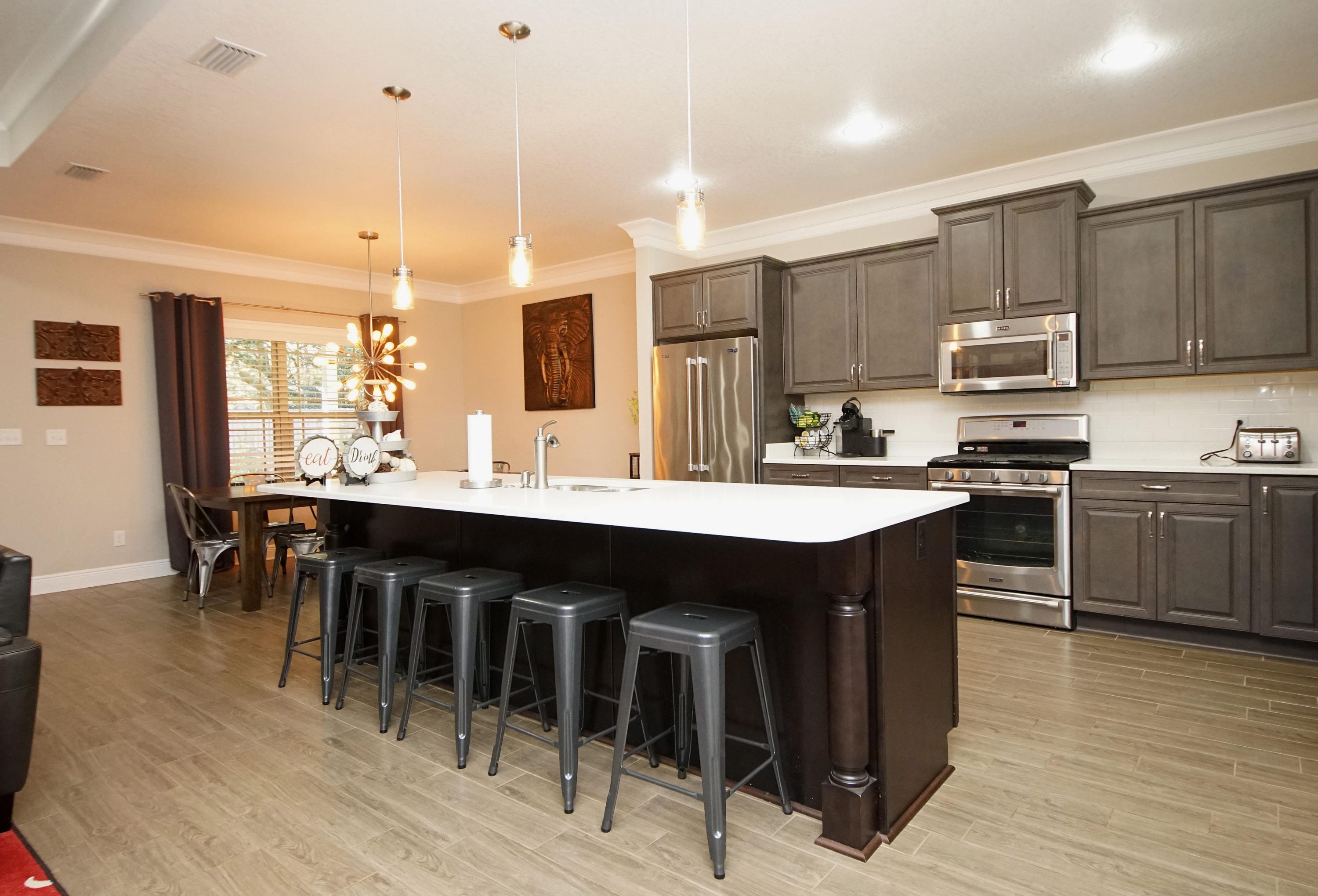 COLONIAL WOODS - Residential