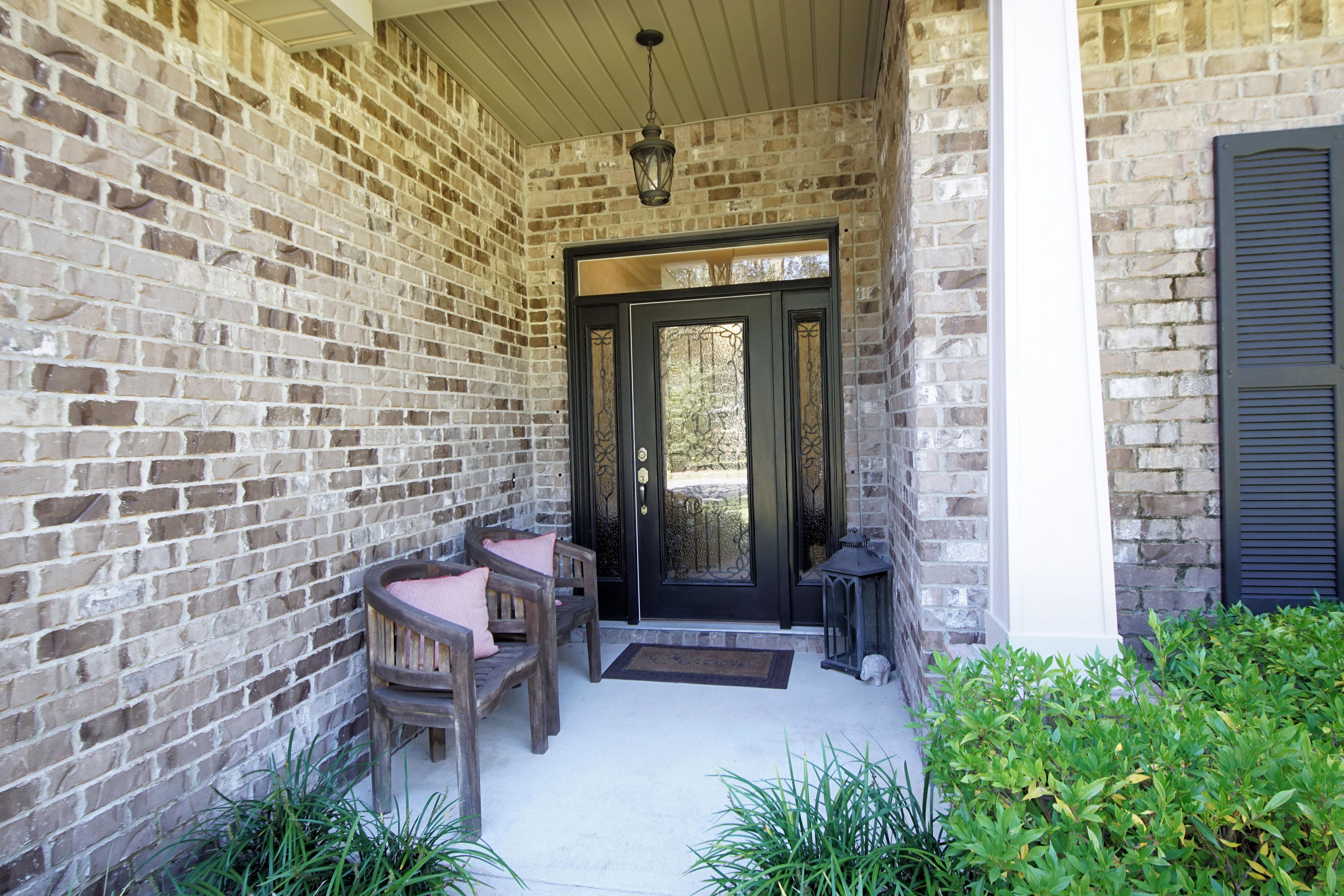 COLONIAL WOODS - Residential