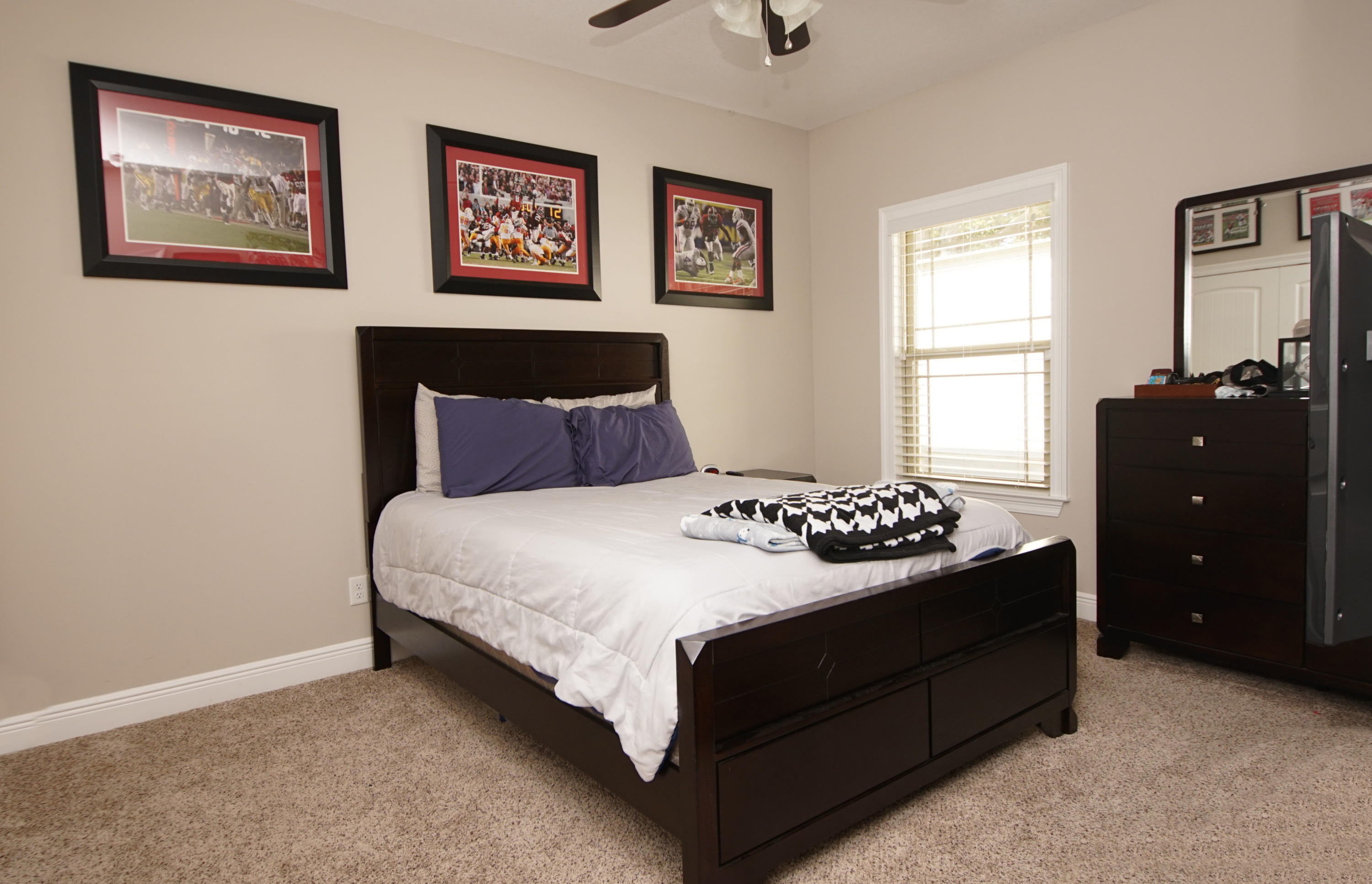 COLONIAL WOODS - Residential