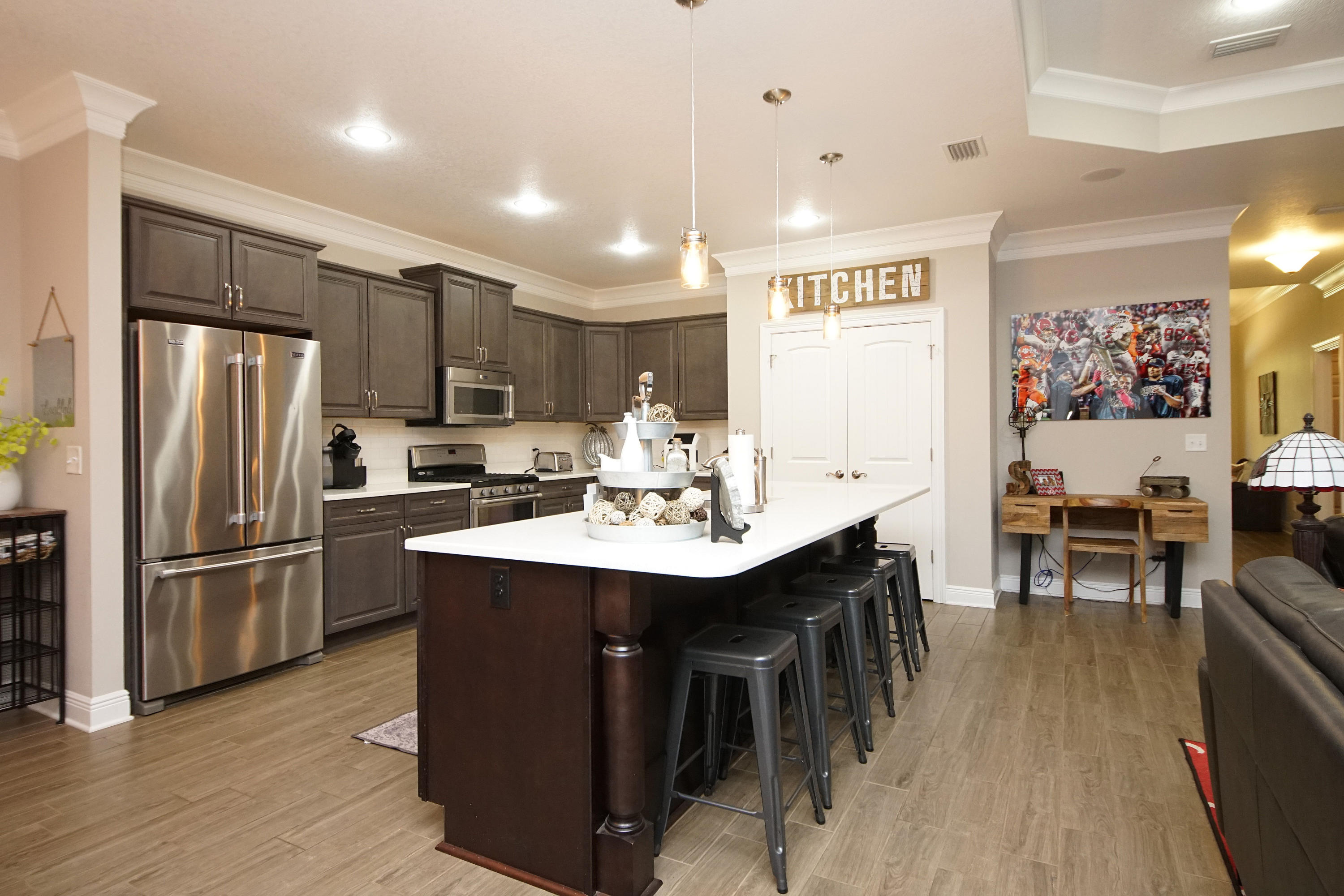 COLONIAL WOODS - Residential