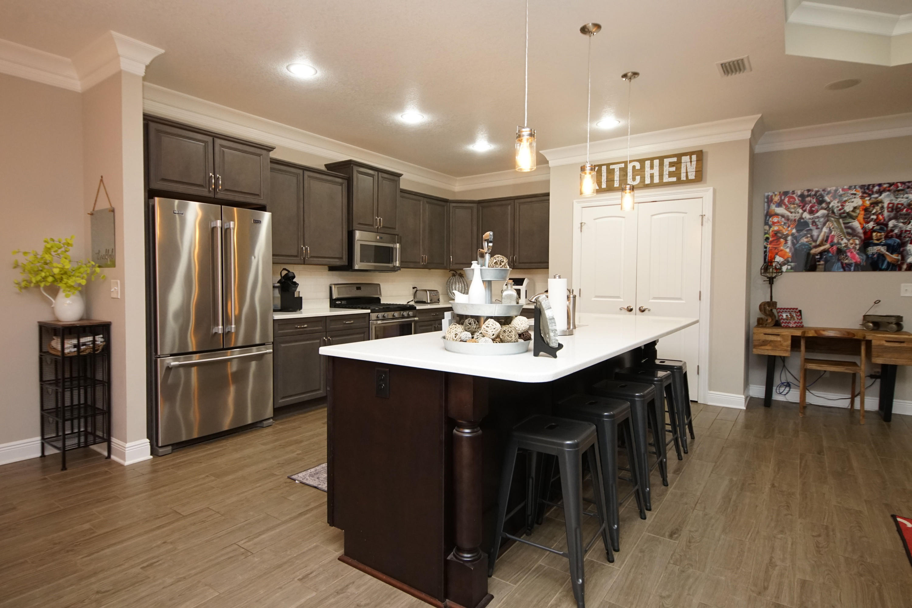 COLONIAL WOODS - Residential