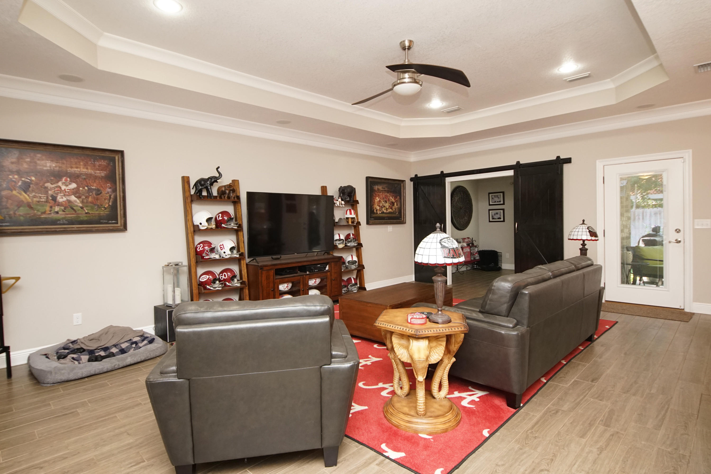 COLONIAL WOODS - Residential